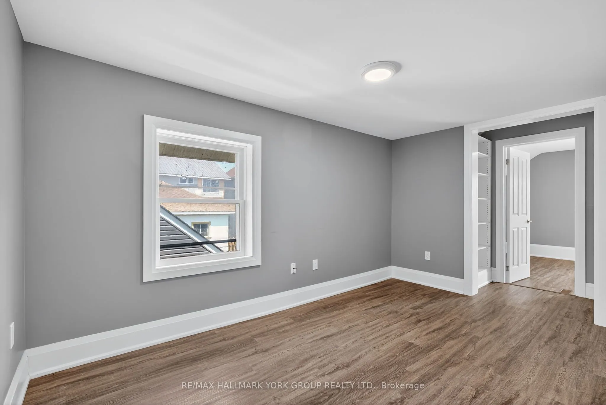 16 Albert Street N, #Upper
