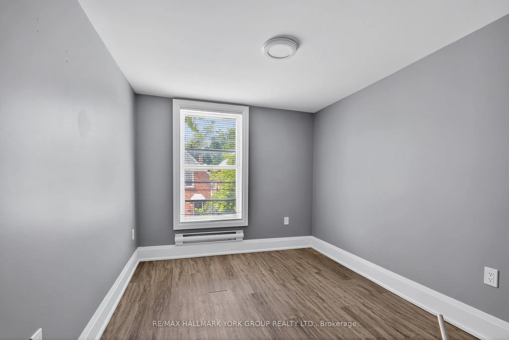 16 Albert Street N, #Upper