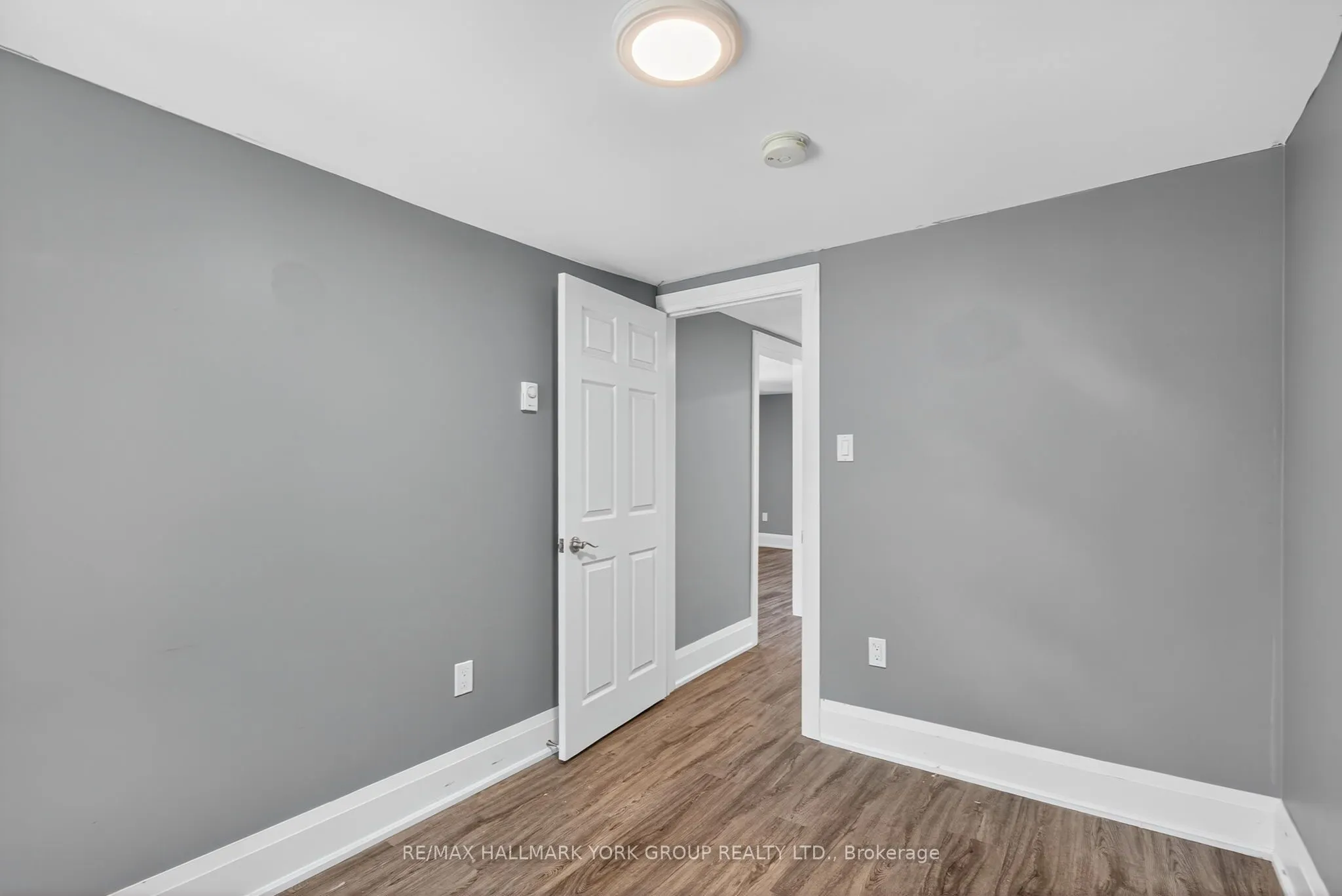16 Albert Street N, #Upper