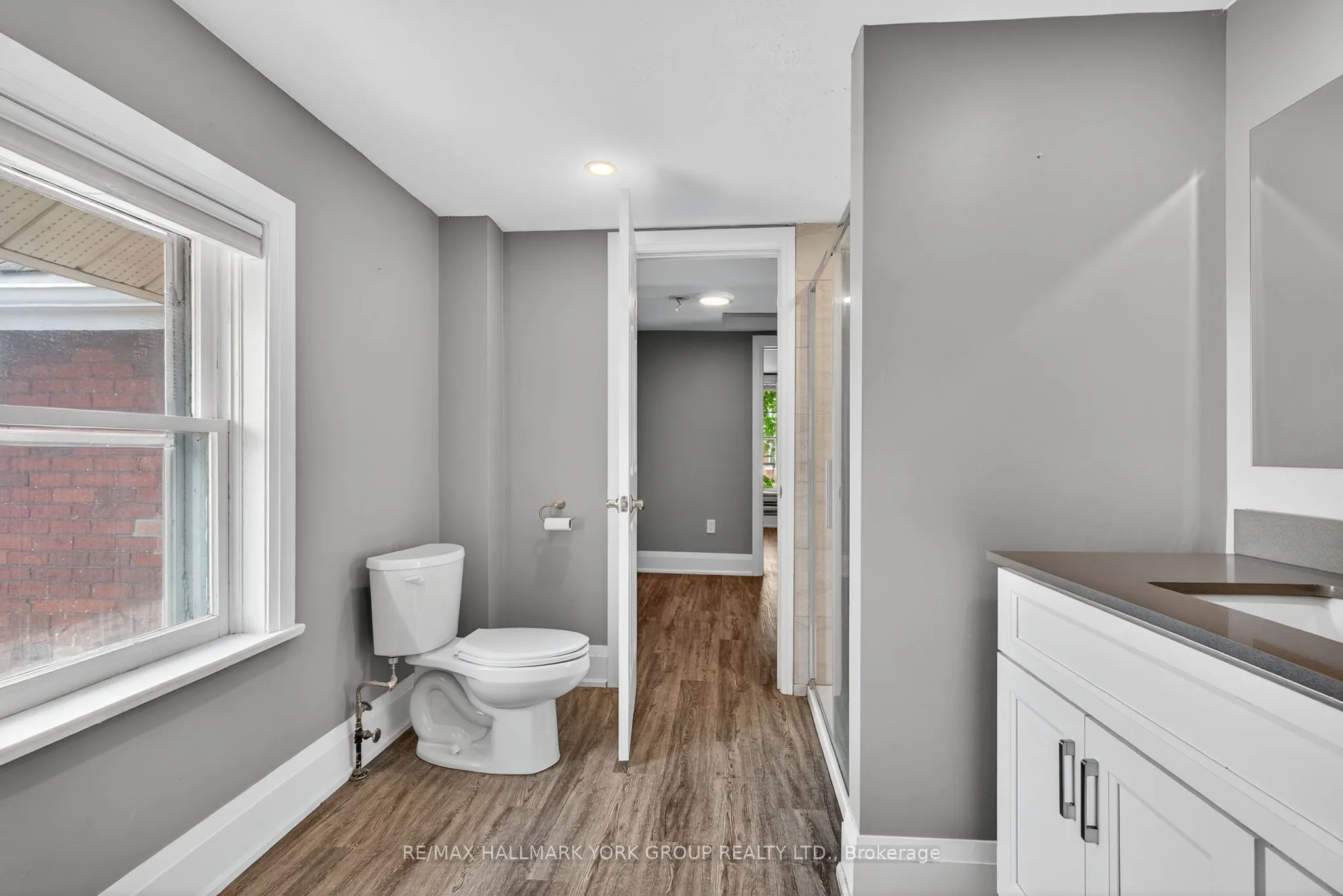 16 Albert Street N, #Upper