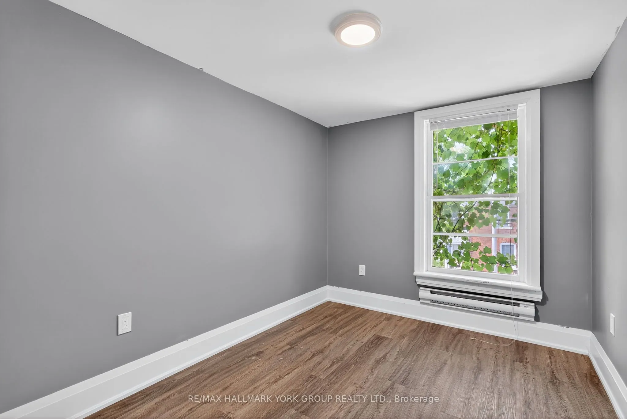 16 Albert Street N, #Upper