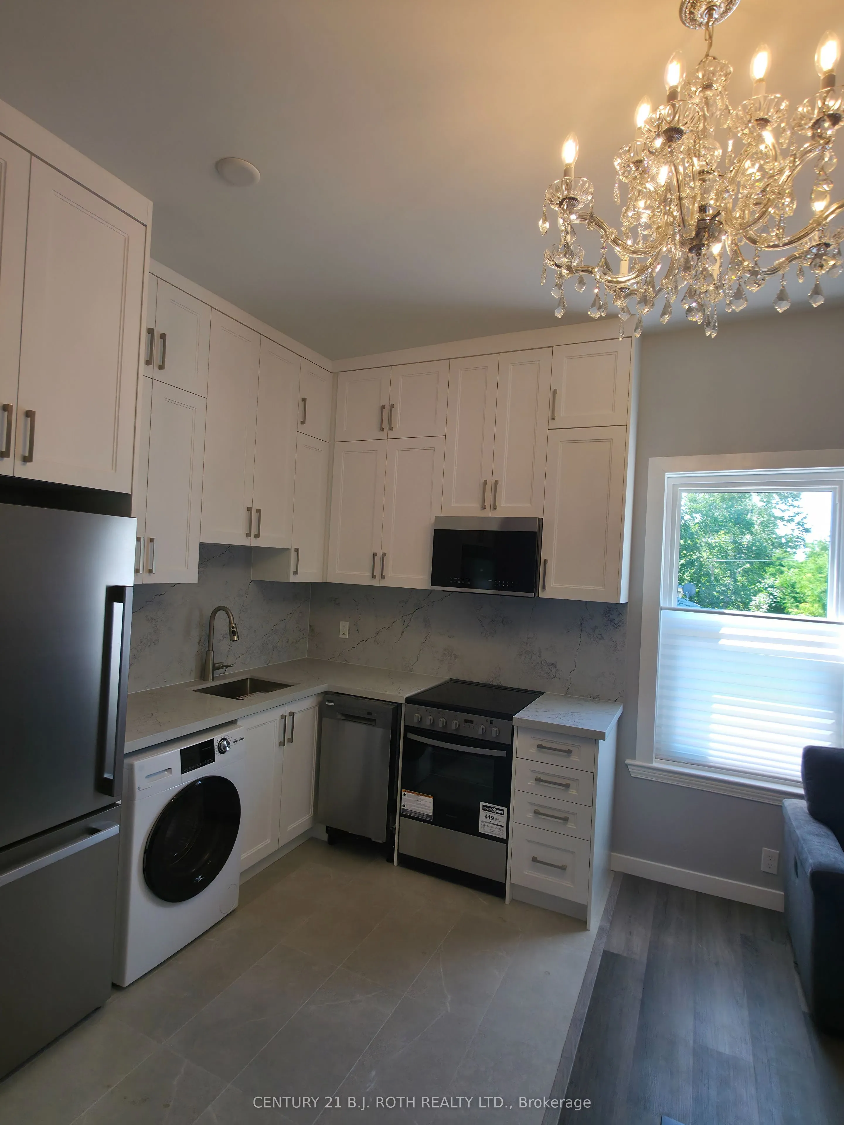 82 Albert Street N, #3