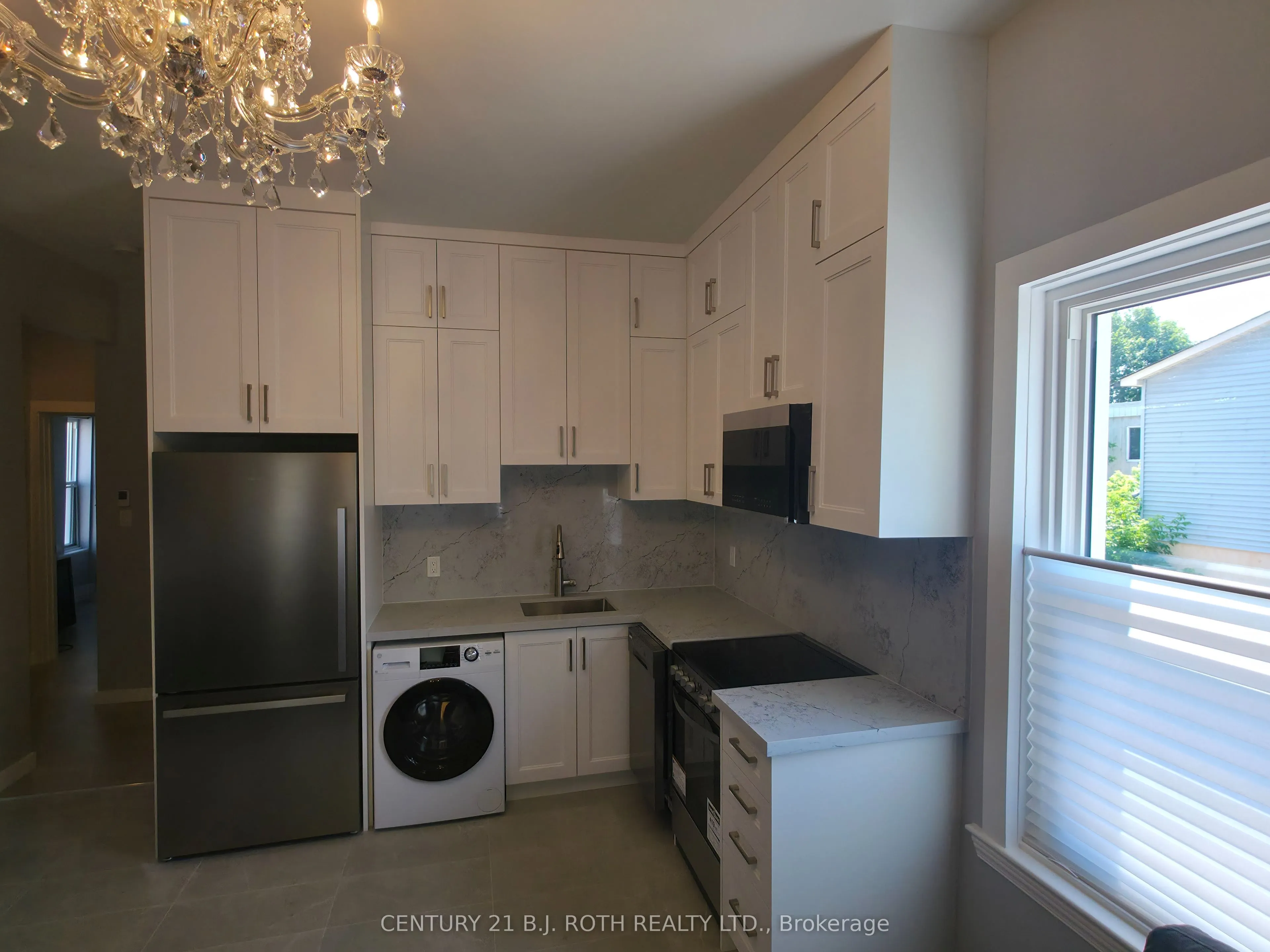82 Albert Street N, #3