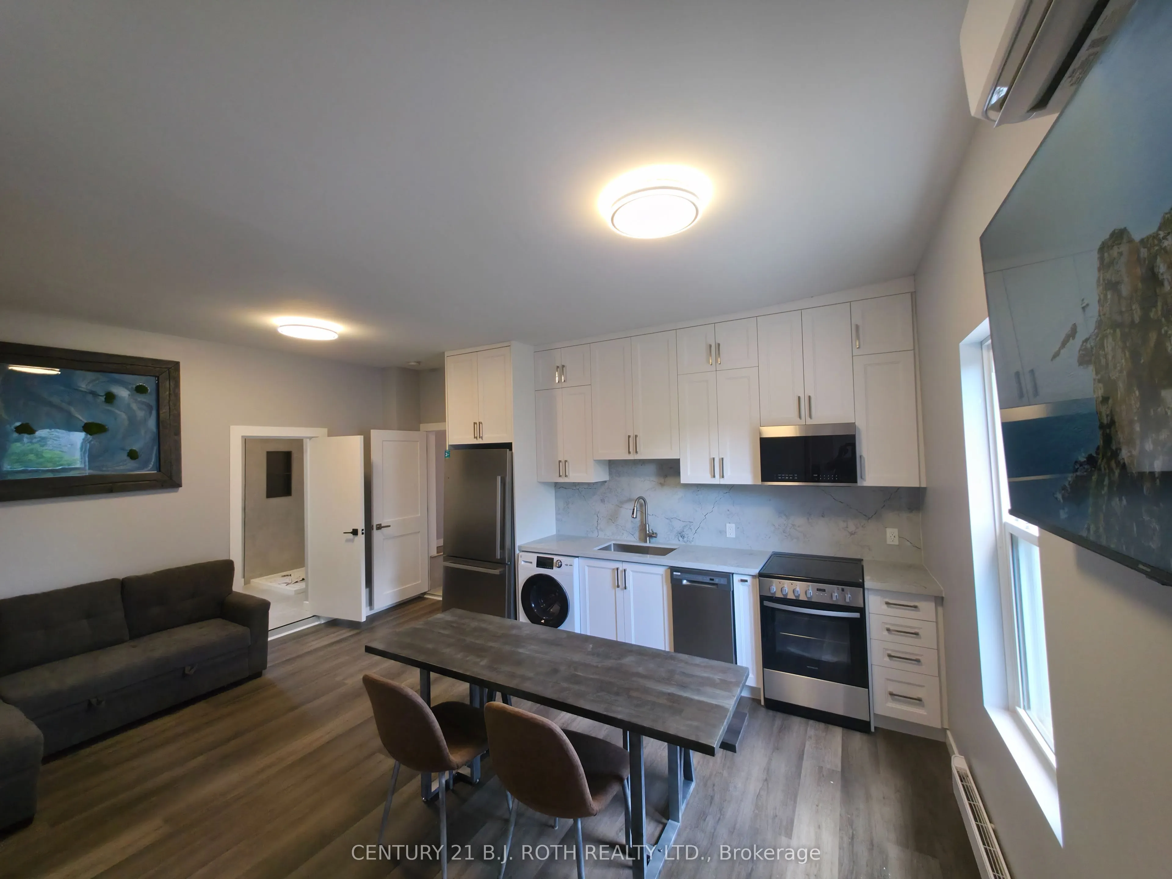 82 Albert Street N, #4