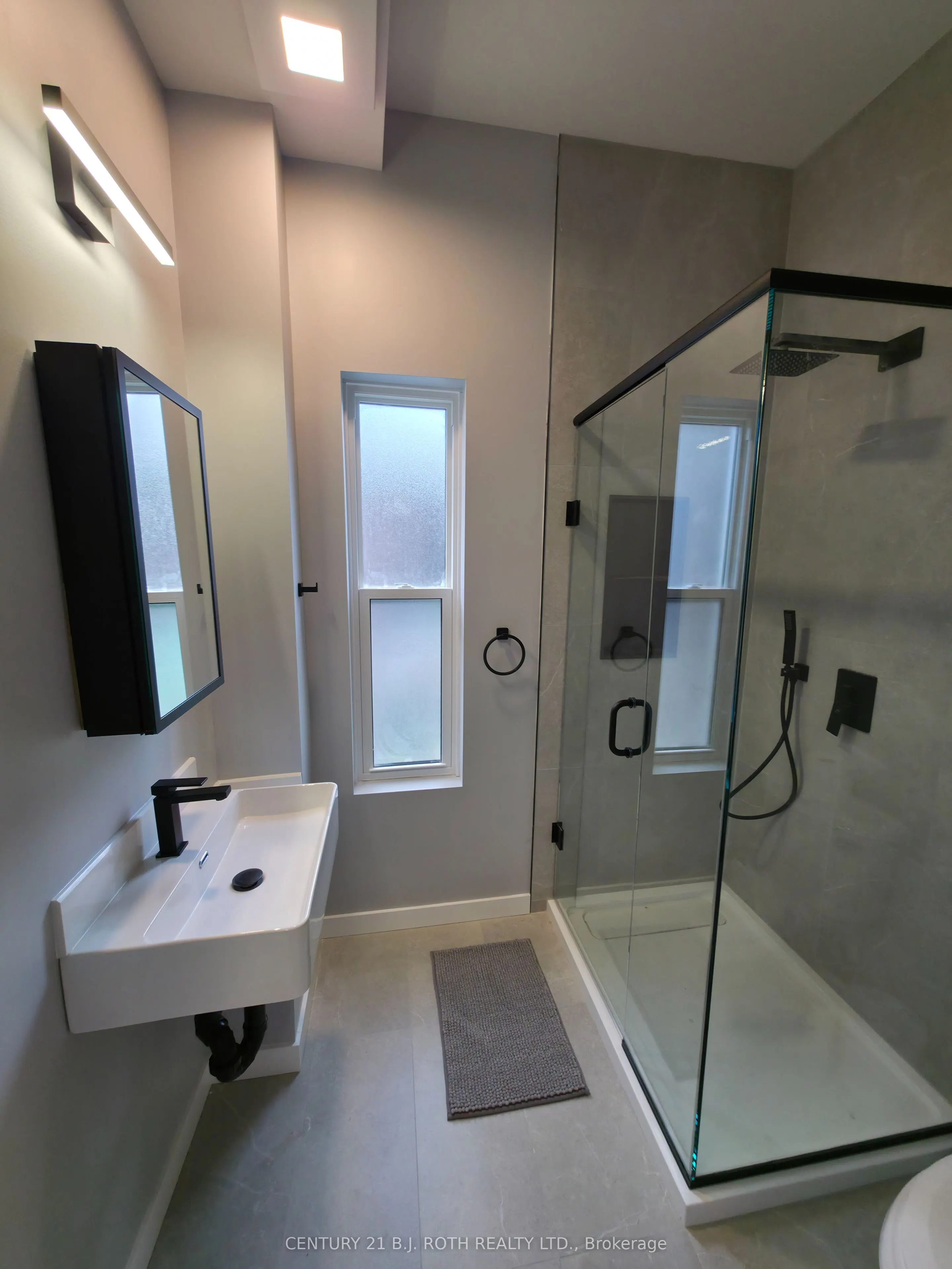 82 Albert Street N, #4