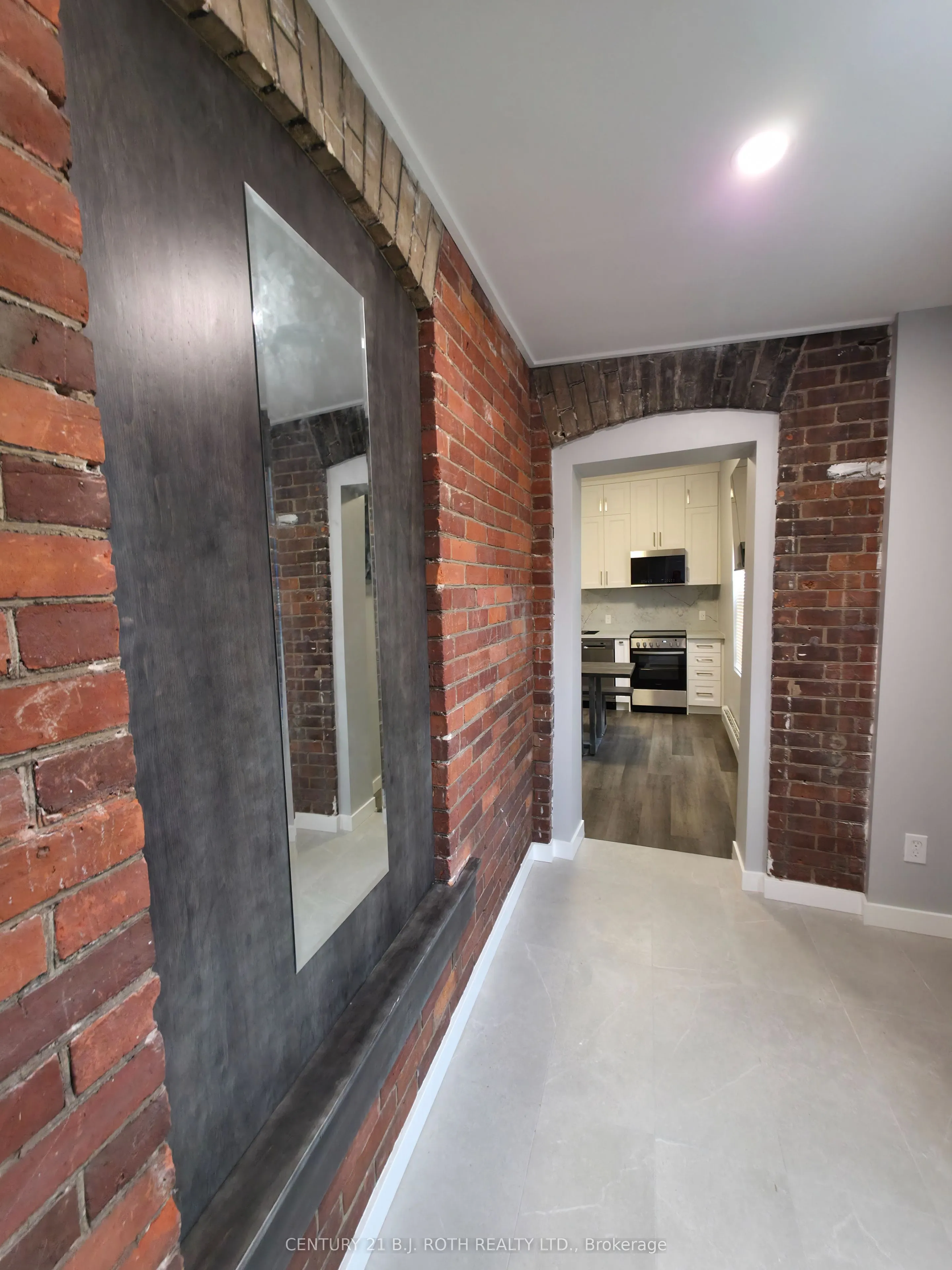 82 Albert Street N, #4