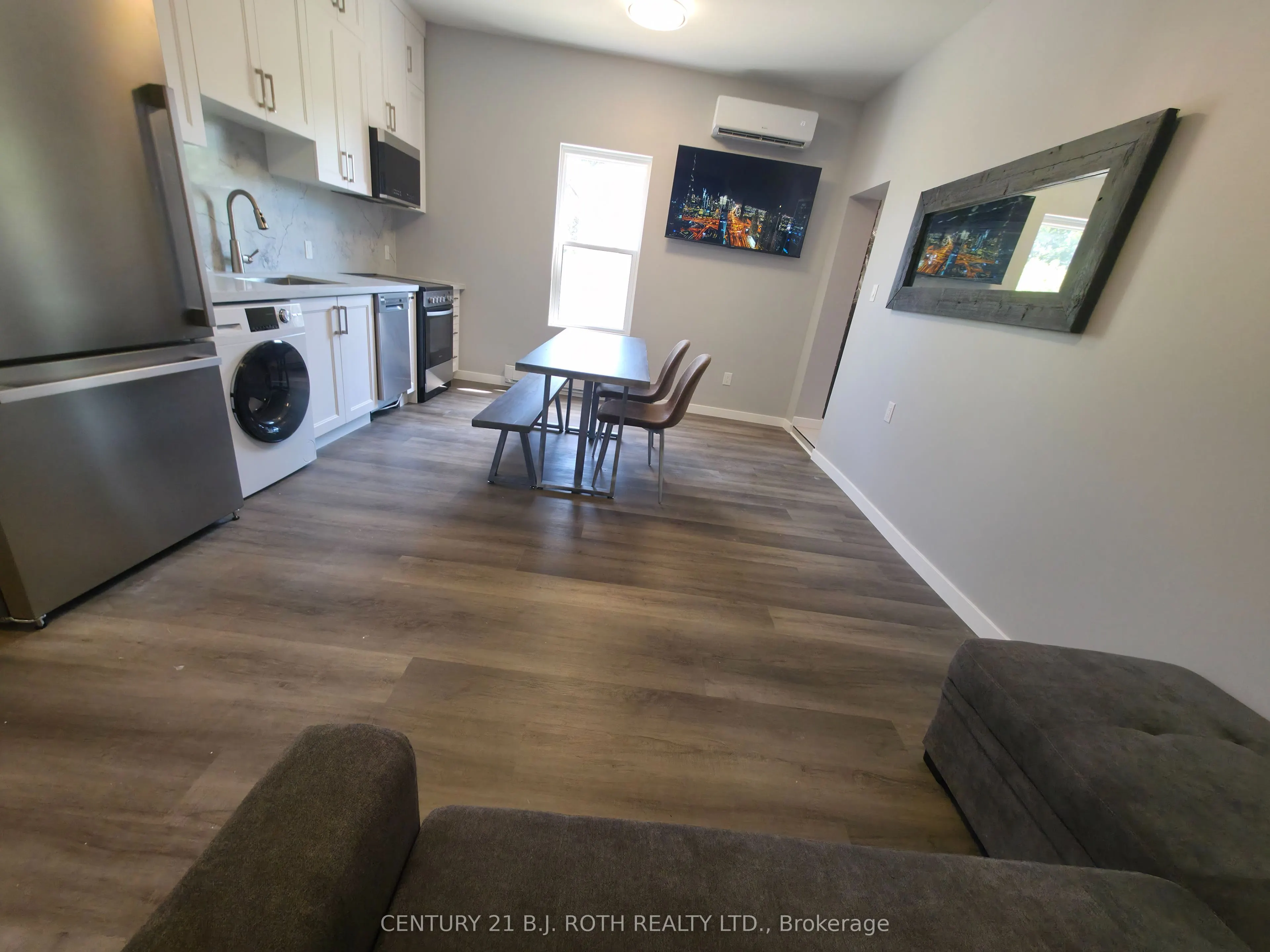 82 Albert Street N, #4
