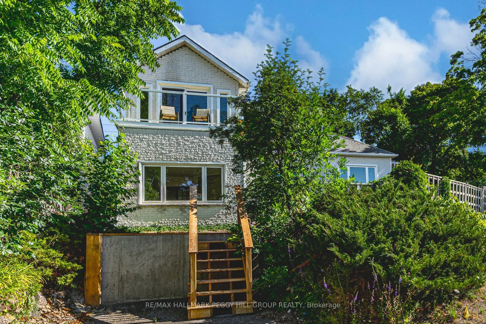 425 Codrington Street