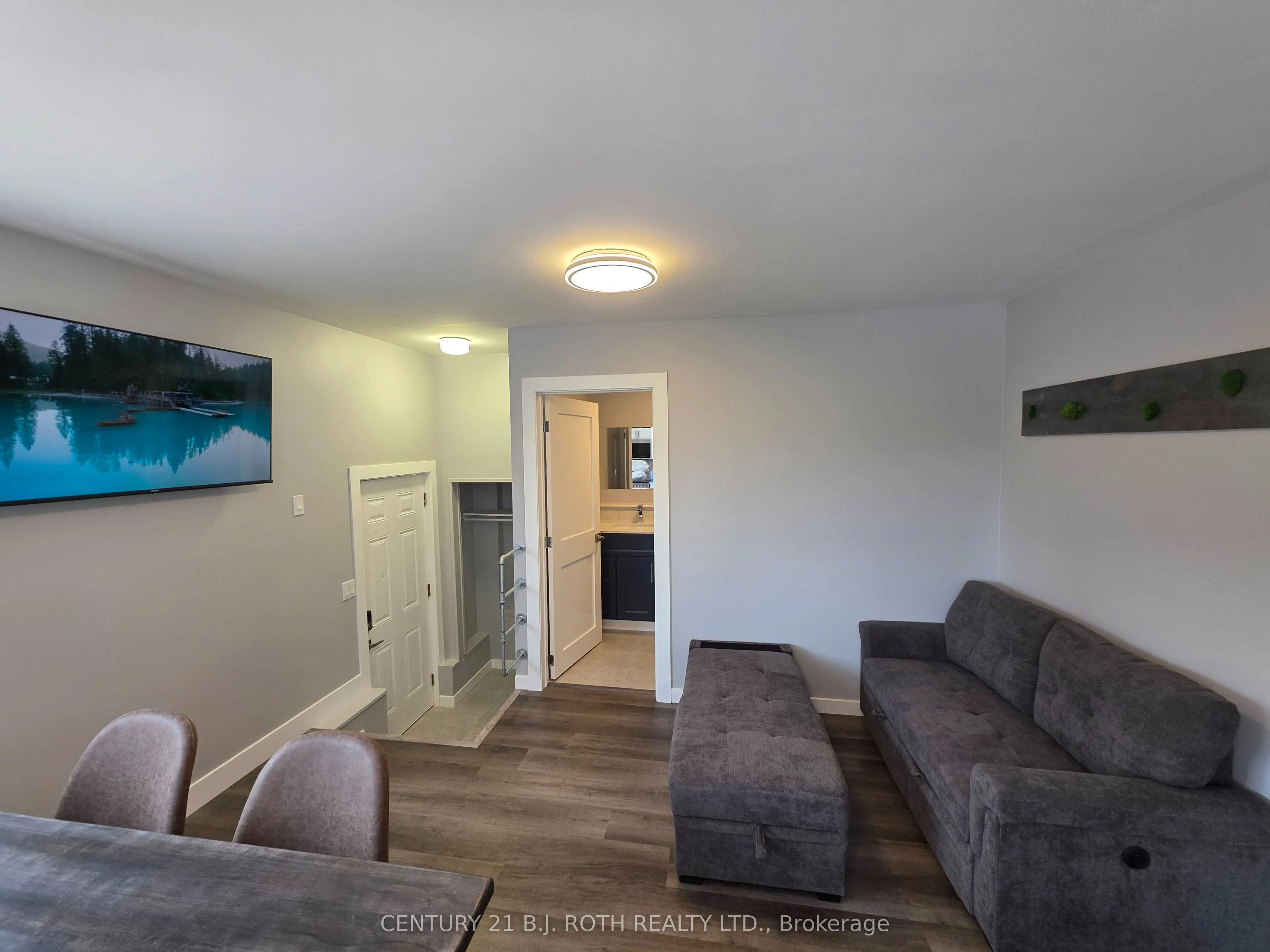82 Albert Street N, #5
