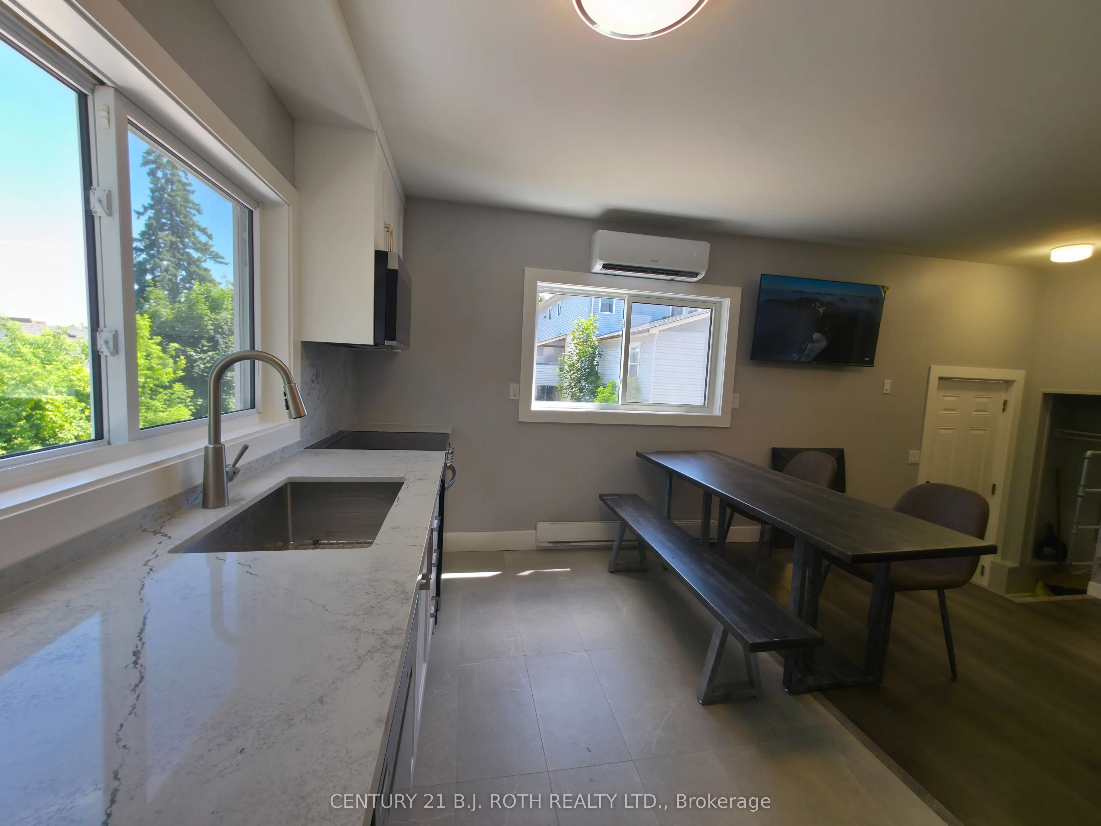 82 Albert Street N, #5