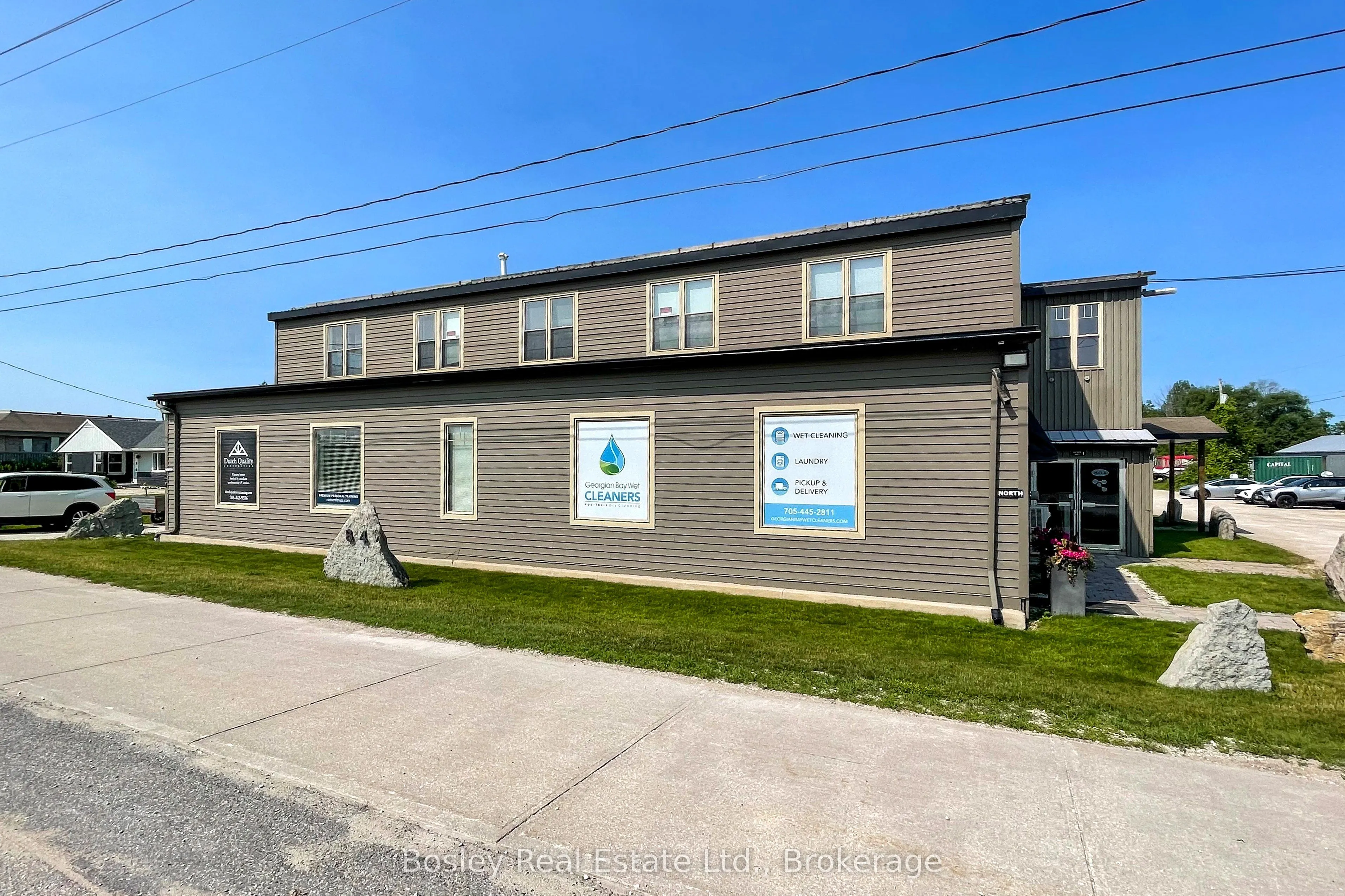 864 Hurontario Street
