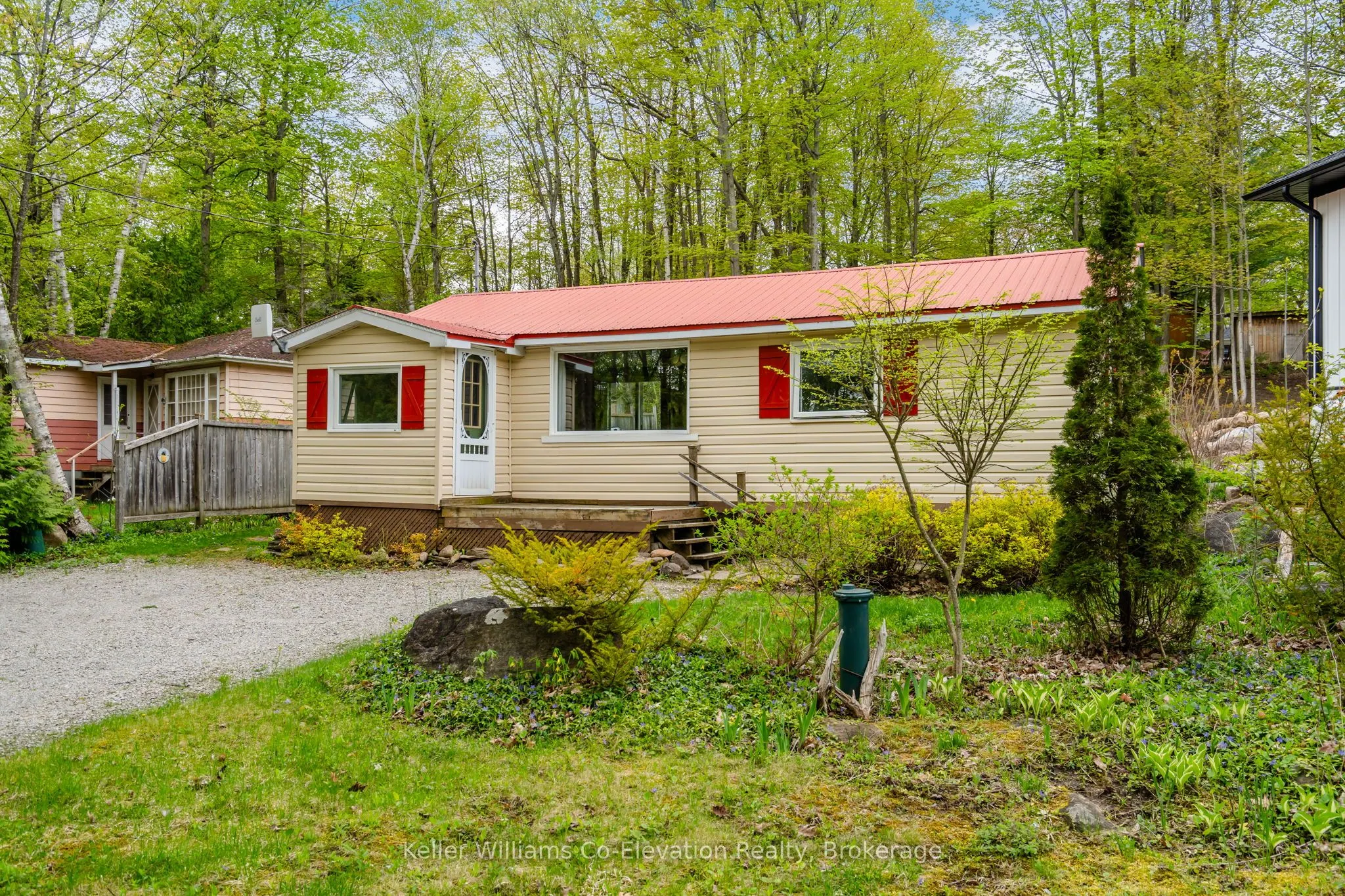 48 MCARTHUR Drive