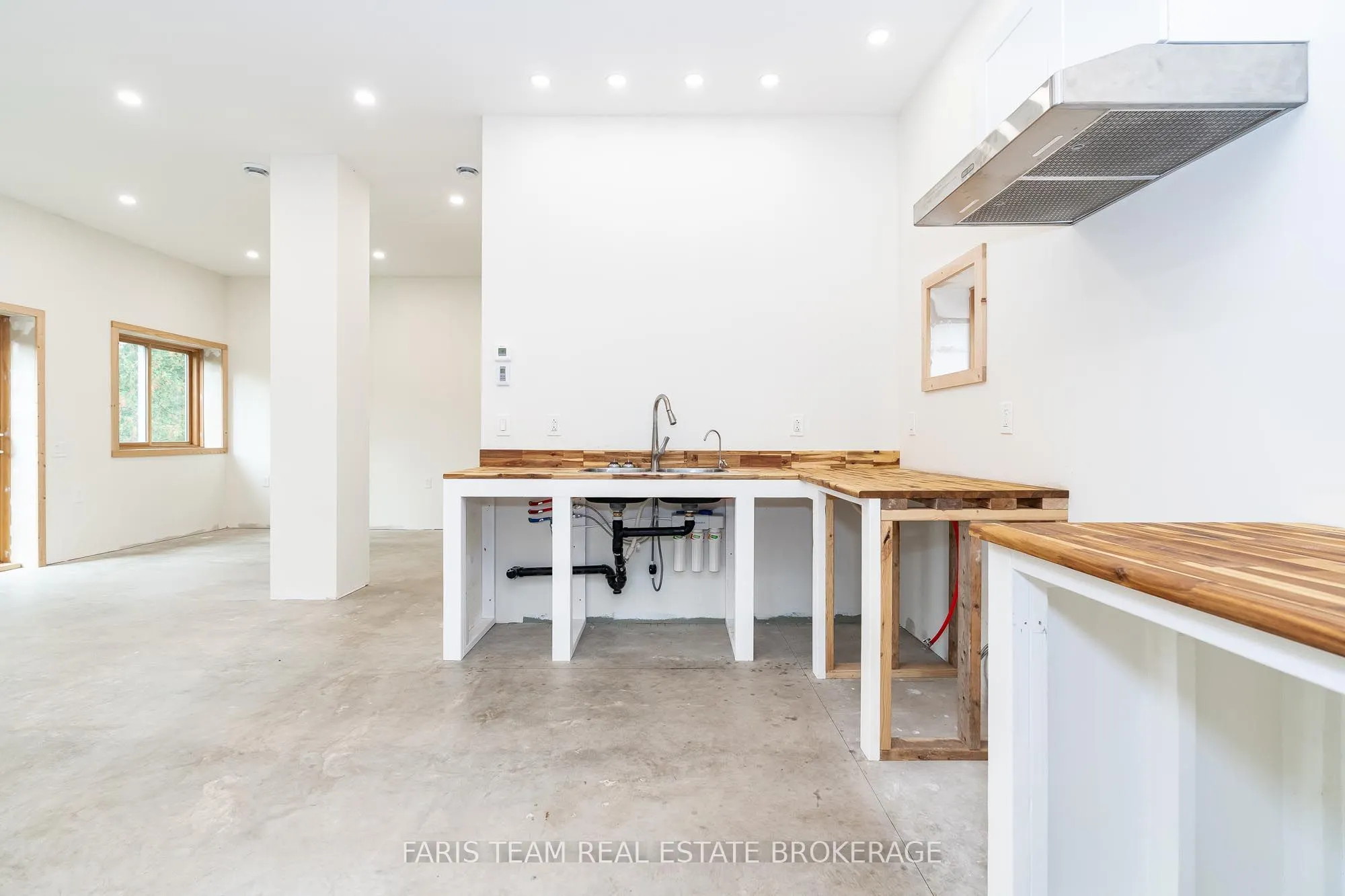 2576 Champlain Road