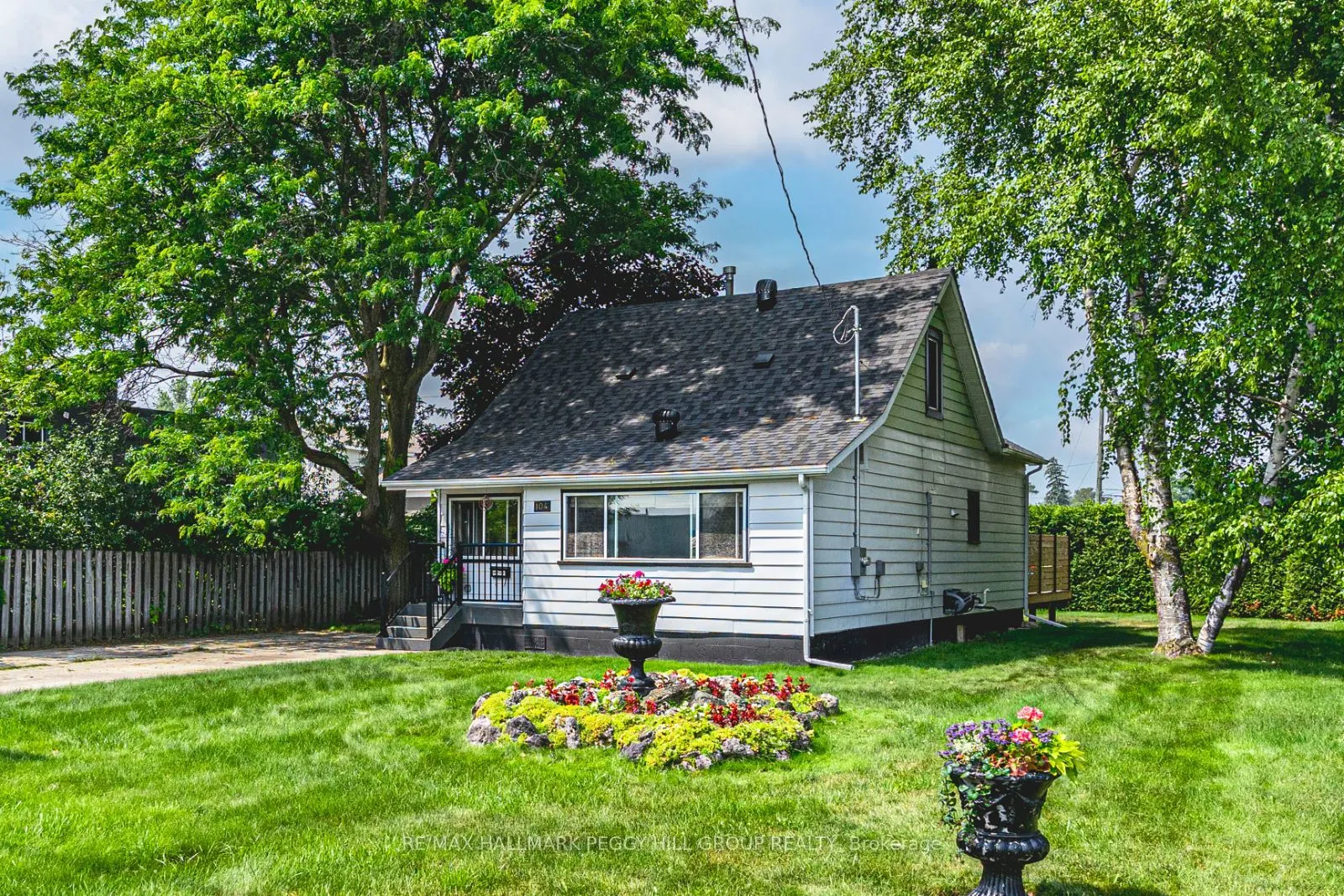 104 Moberly Street