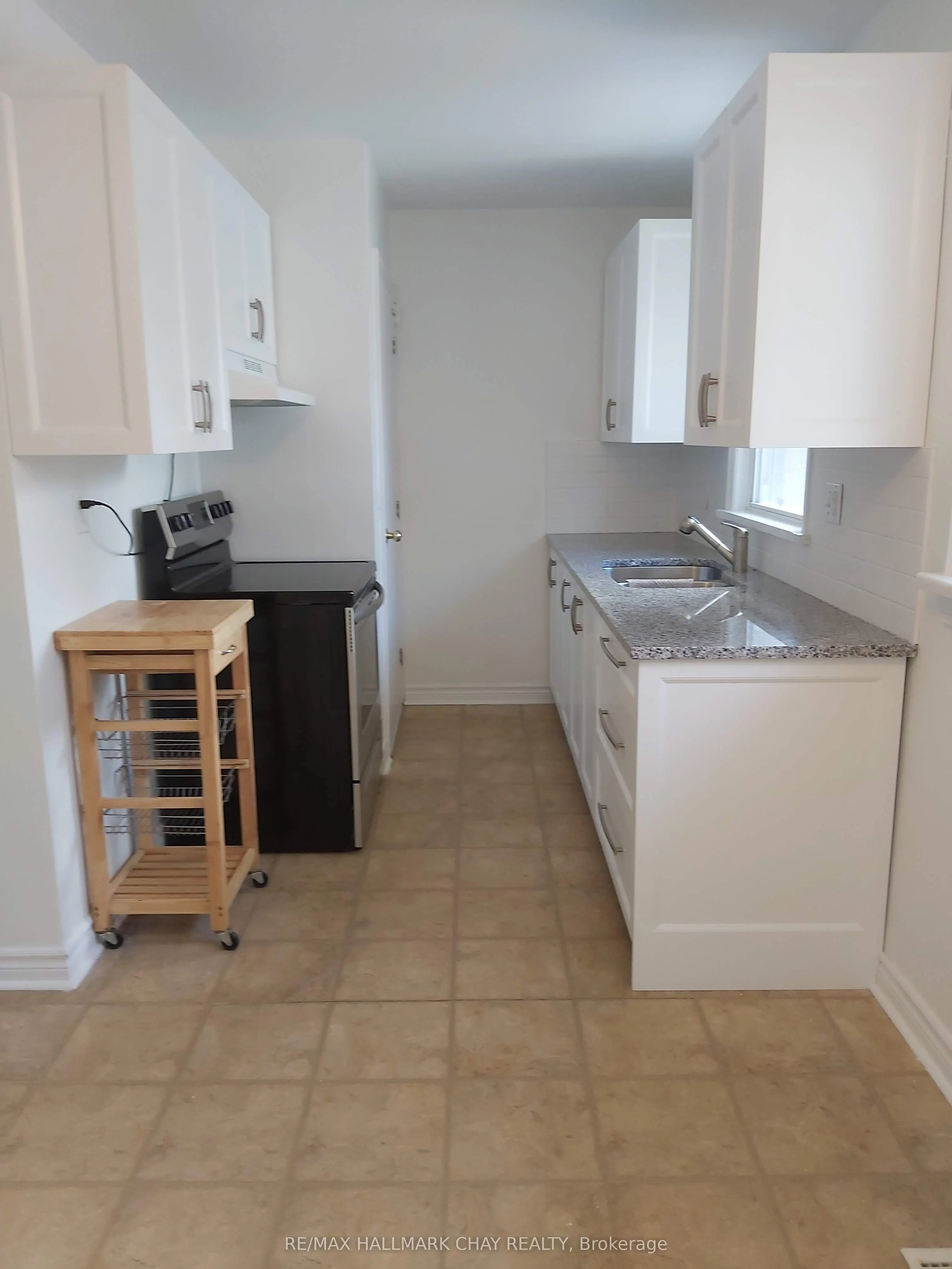 17 Gunn Street, #main floor