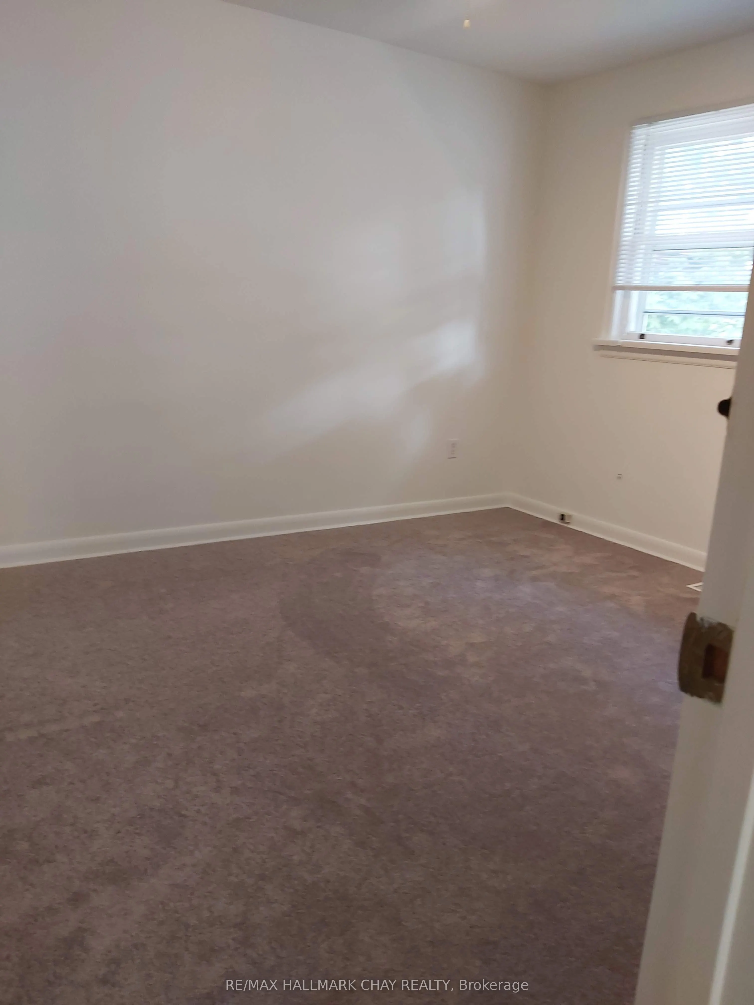 17 Gunn Street, #main floor