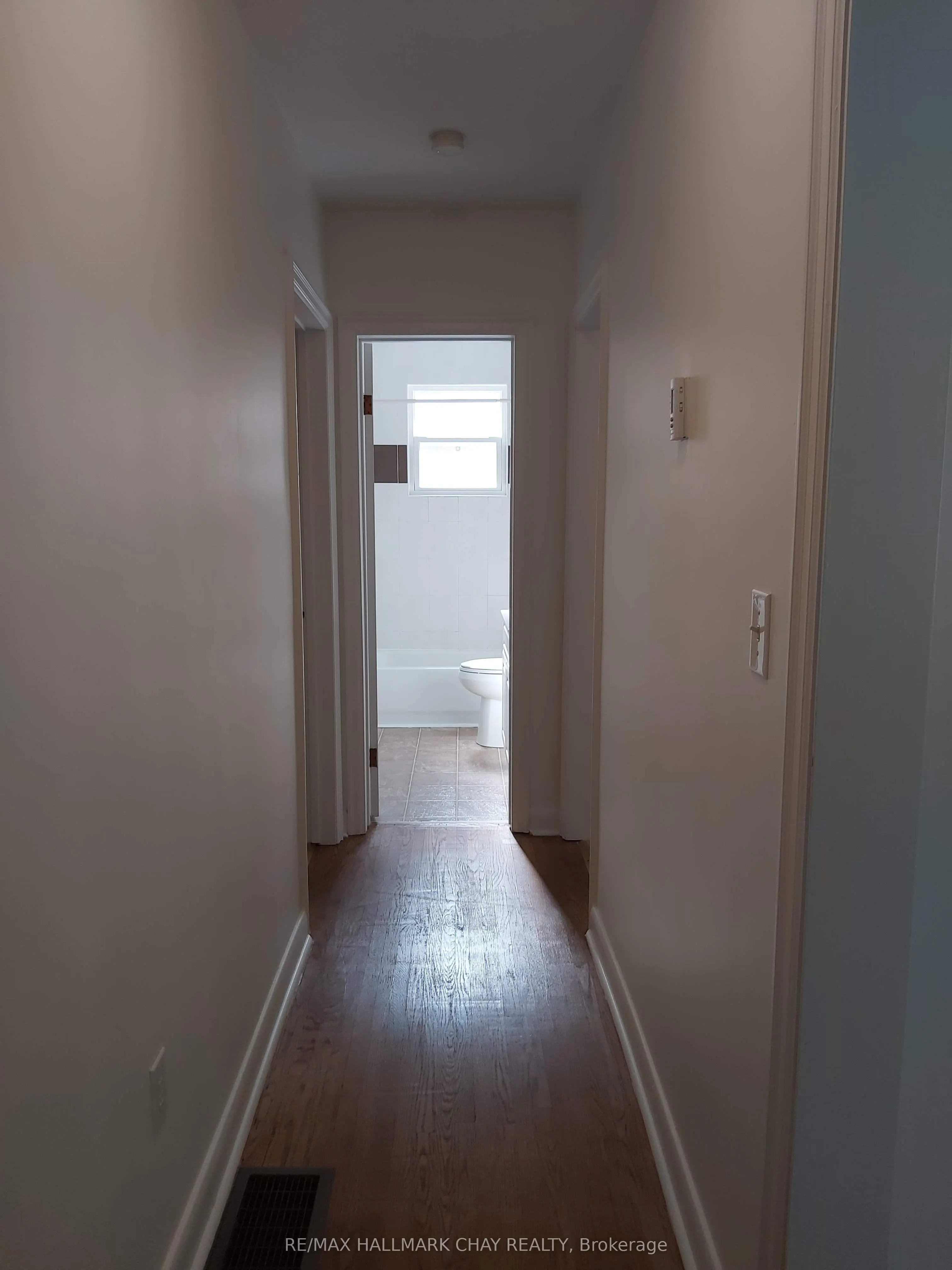 17 Gunn Street, #main floor