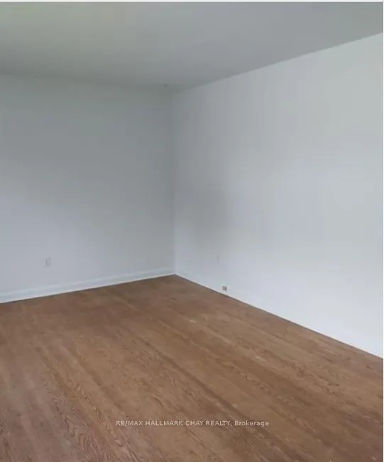17 Gunn Street, #main floor