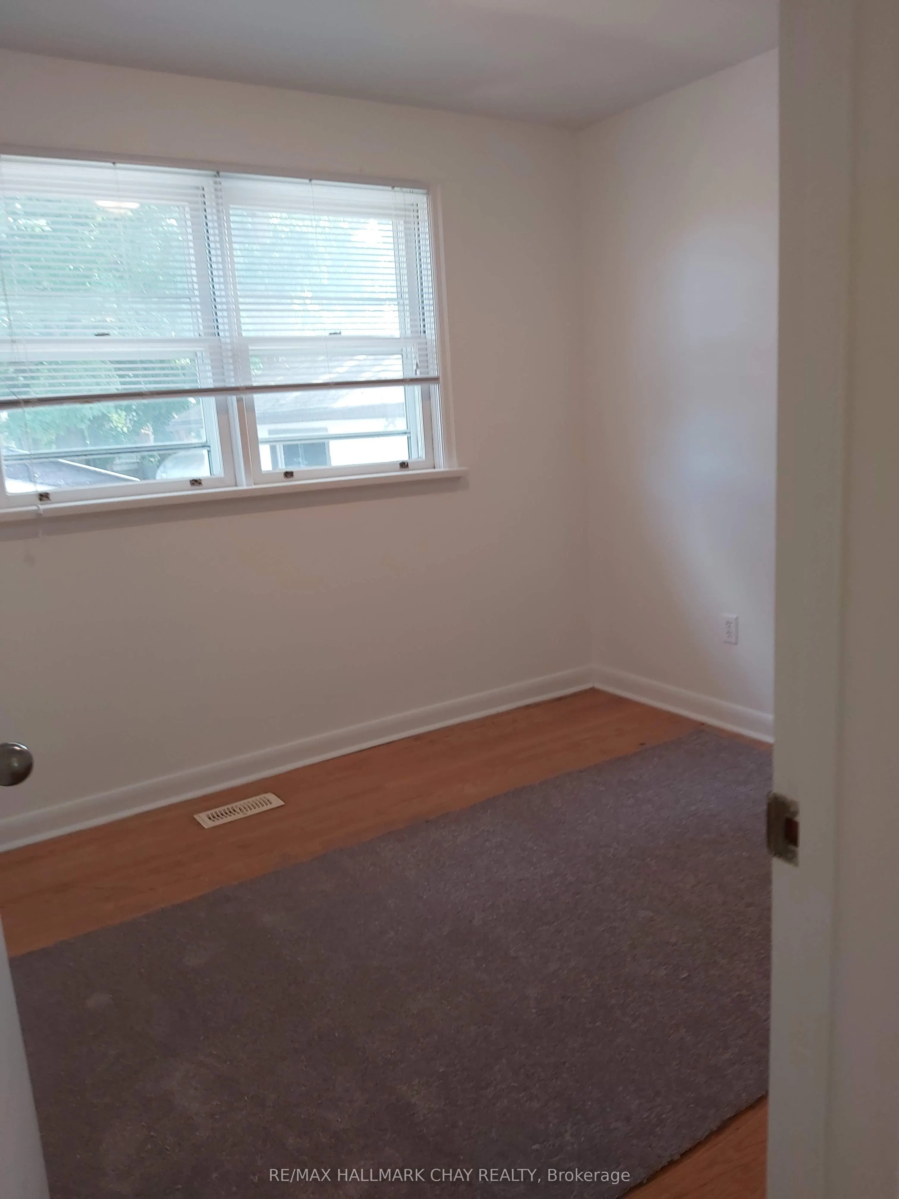 17 Gunn Street, #main floor