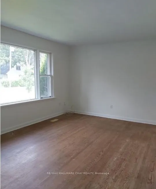 17 Gunn Street, #main floor
