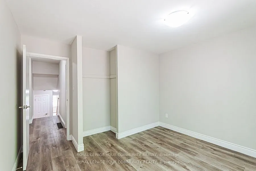21 Ashdale Court
