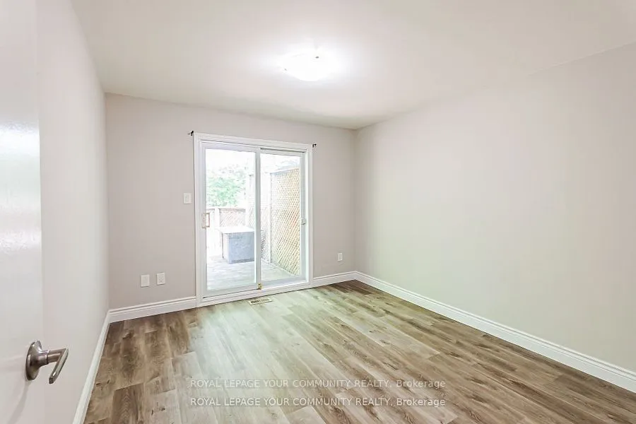 21 Ashdale Court