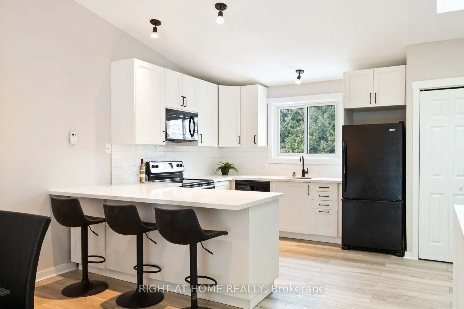#403 - 12 Dawson Drive, #403
