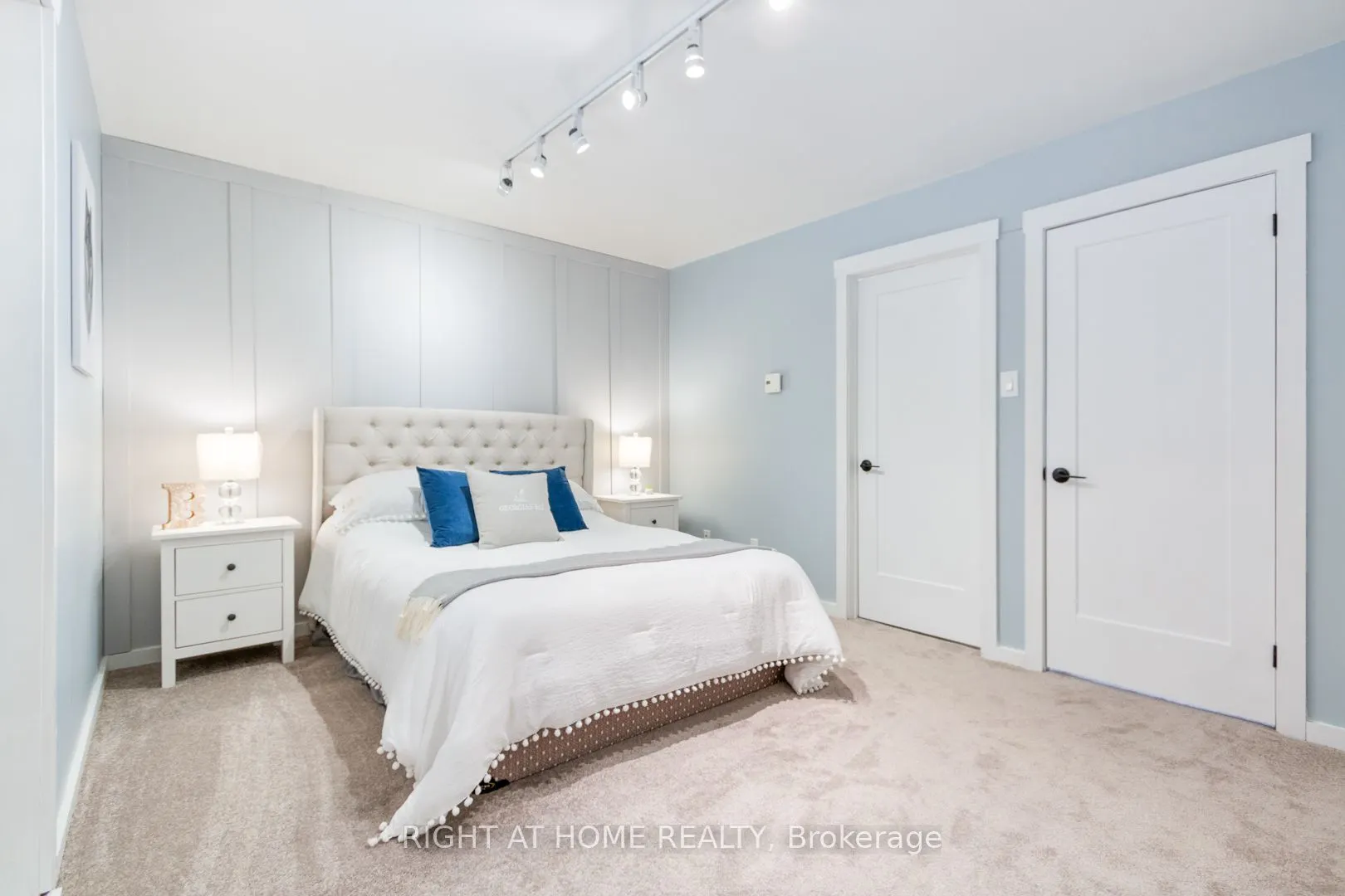 #403 - 12 Dawson Drive, #403
