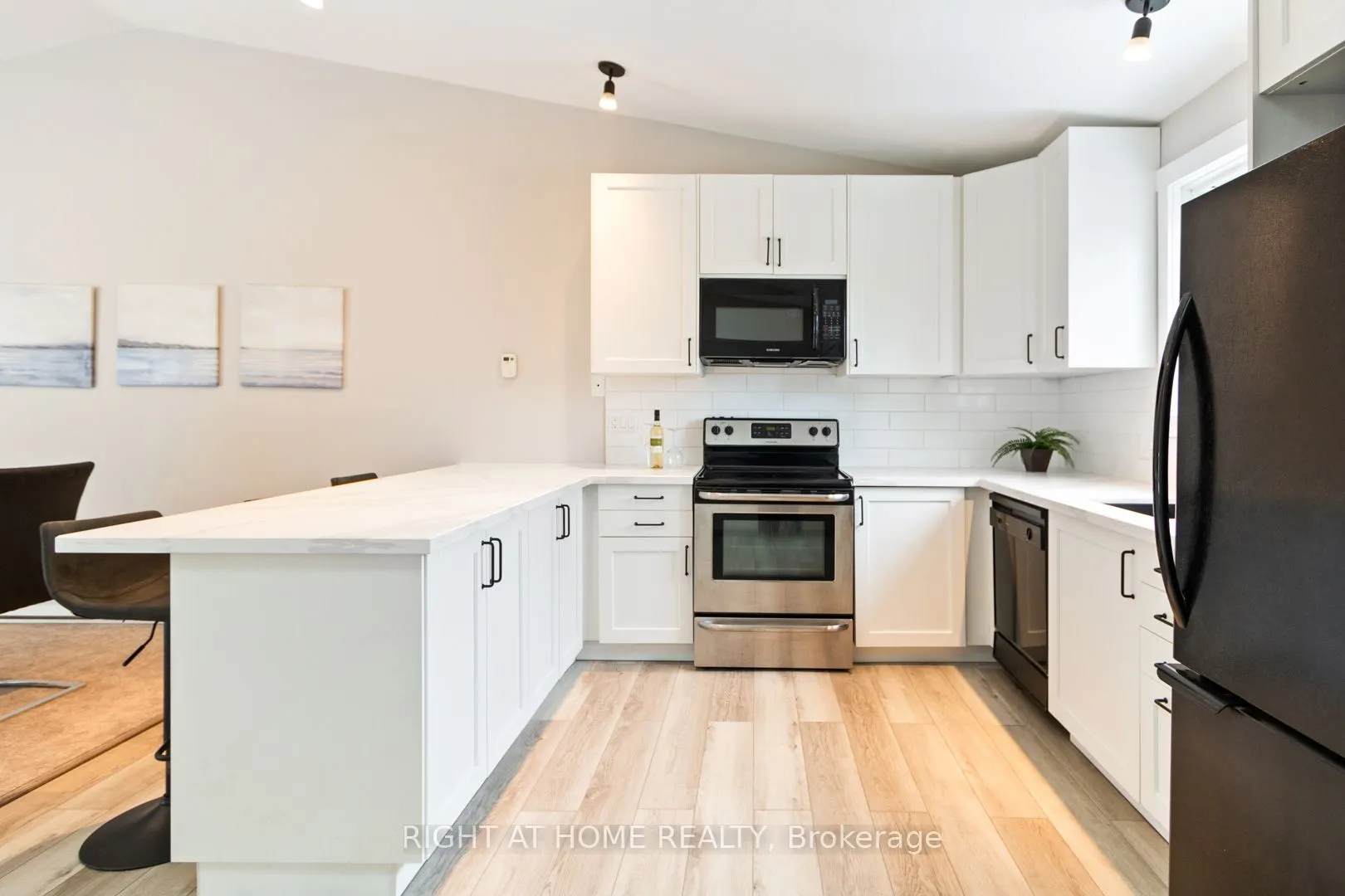 #403 - 12 Dawson Drive, #403