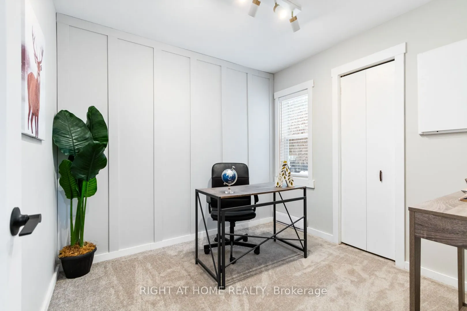 #403 - 12 Dawson Drive, #403