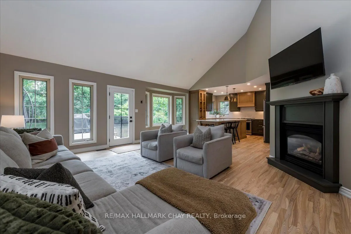 32 Forest Hill Drive