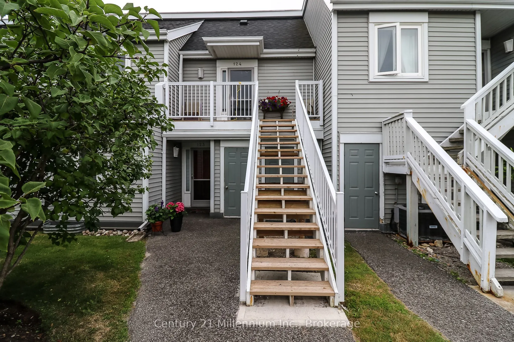 55 Trott Boulevard, #124