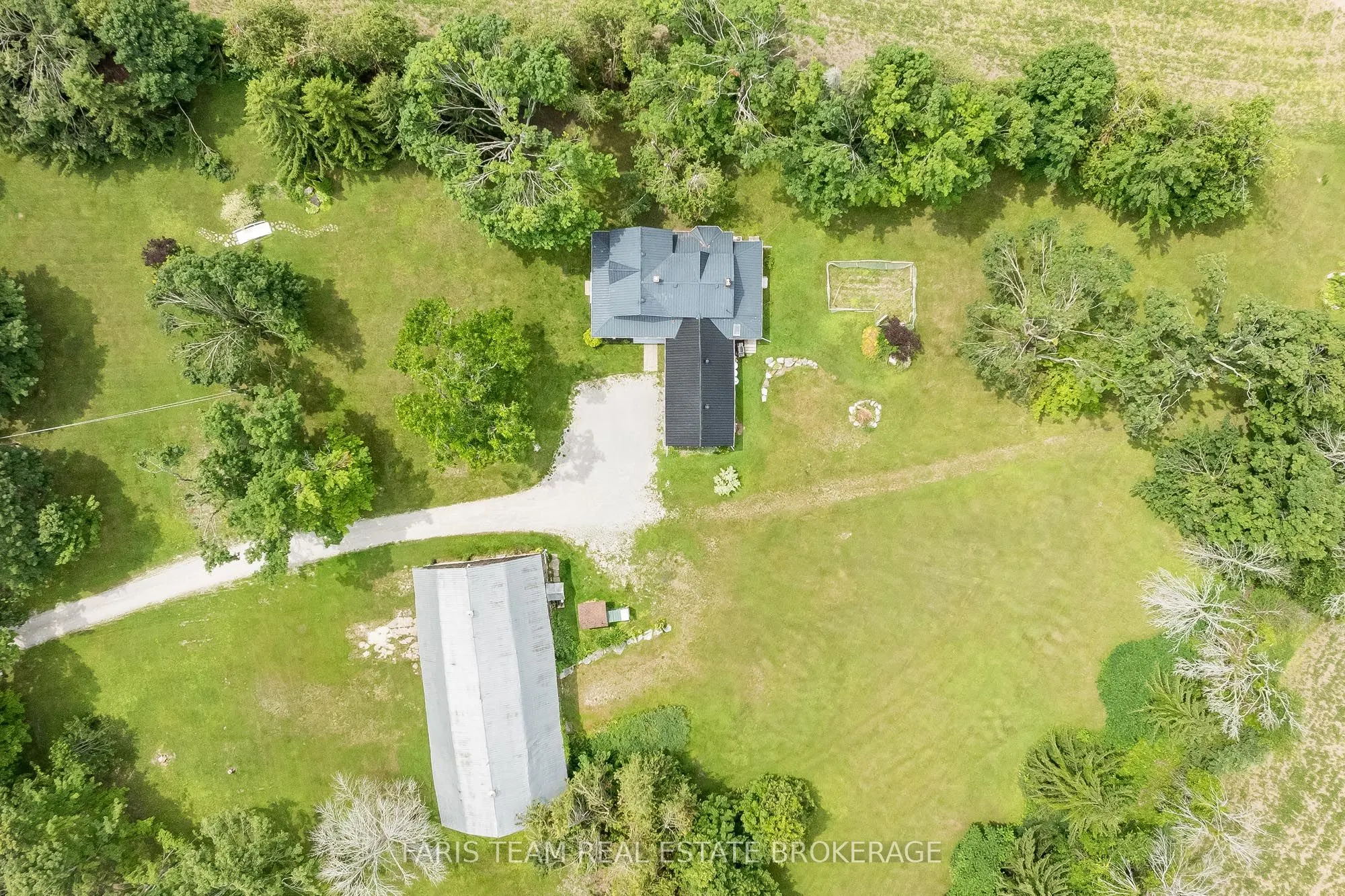 2462 Ridge Road E