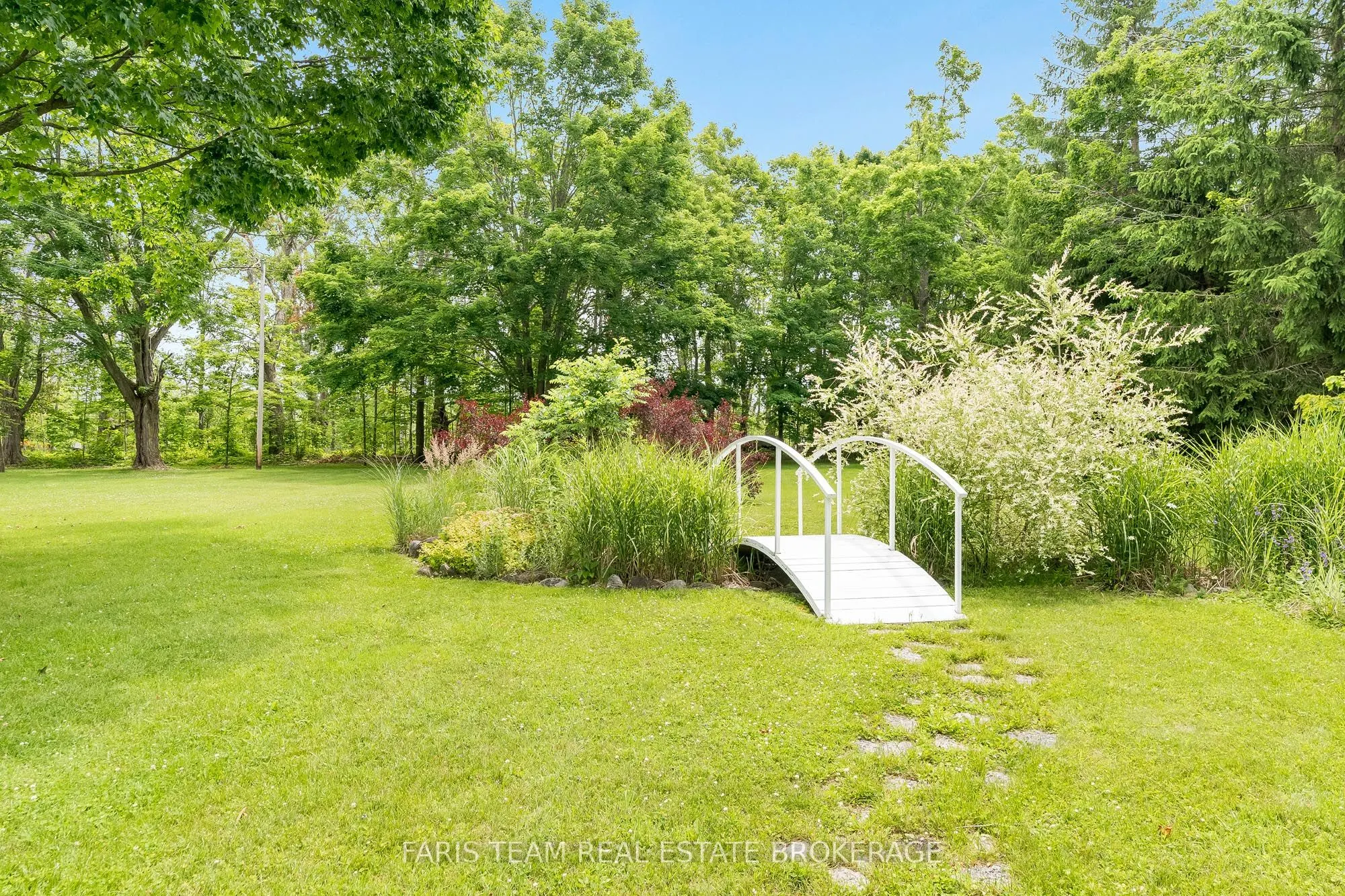 2462 Ridge Road E