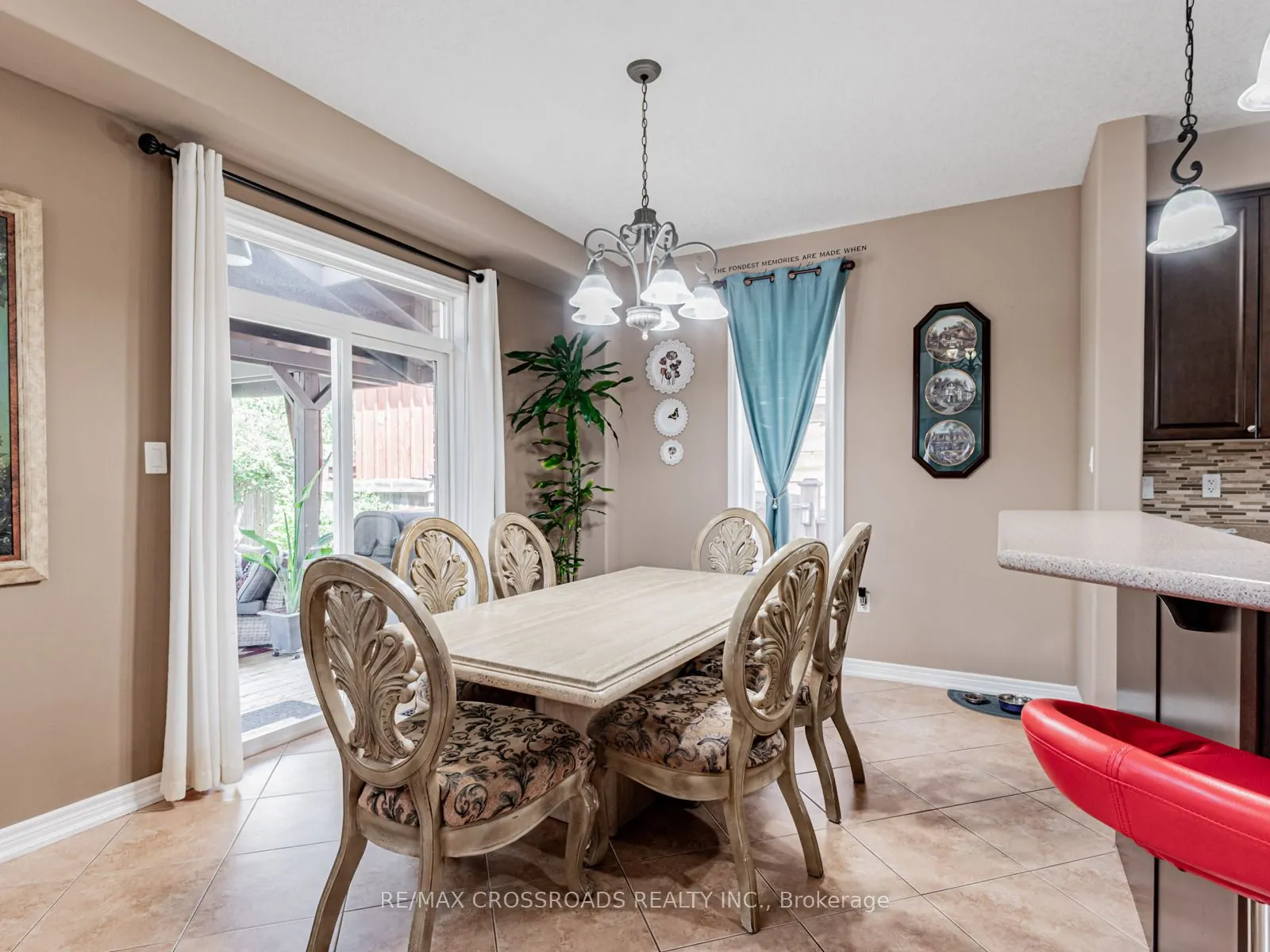 10 Parisian Crescent