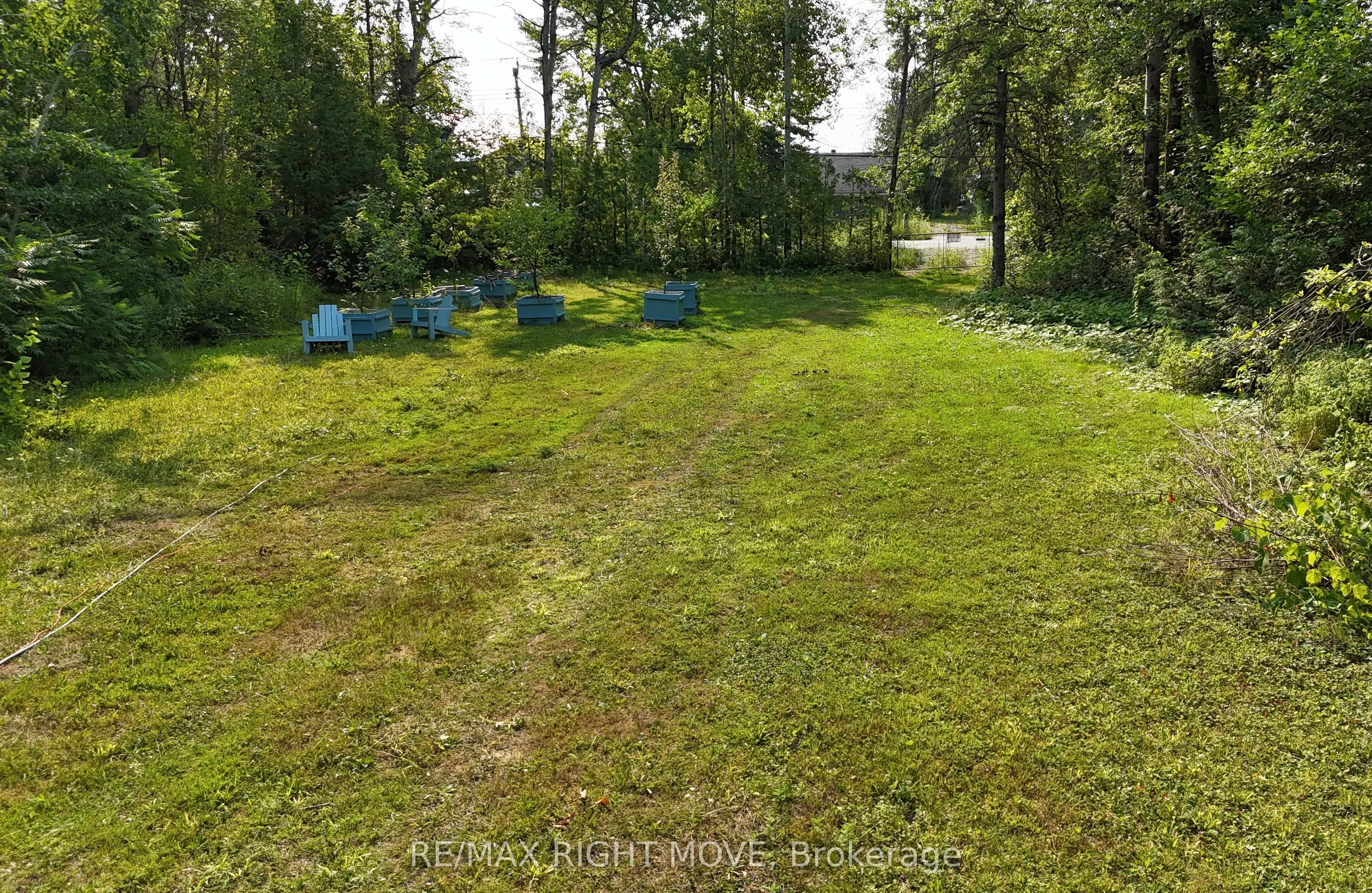 1466 Cunningham Crescent