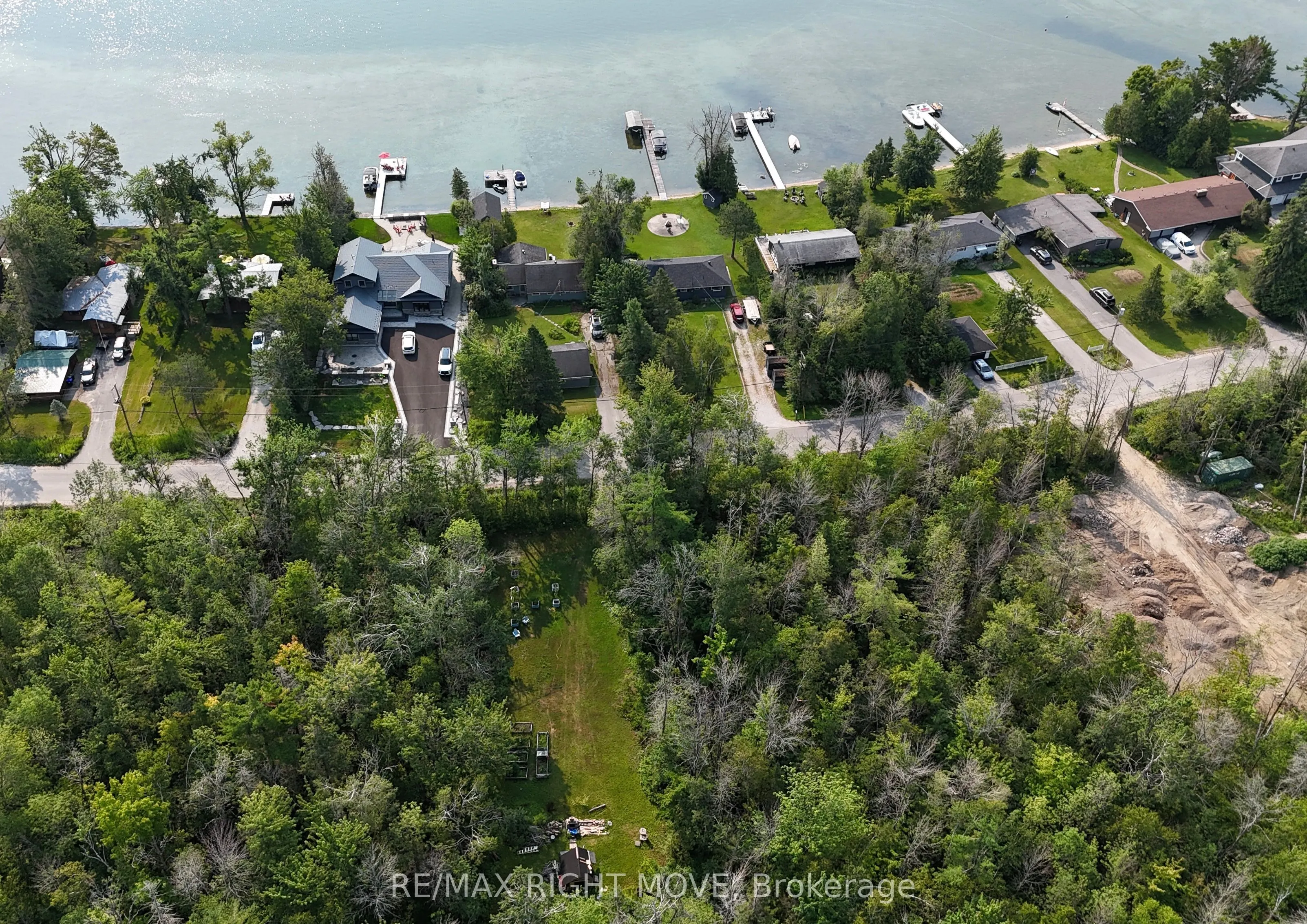 1466 Cunningham Crescent