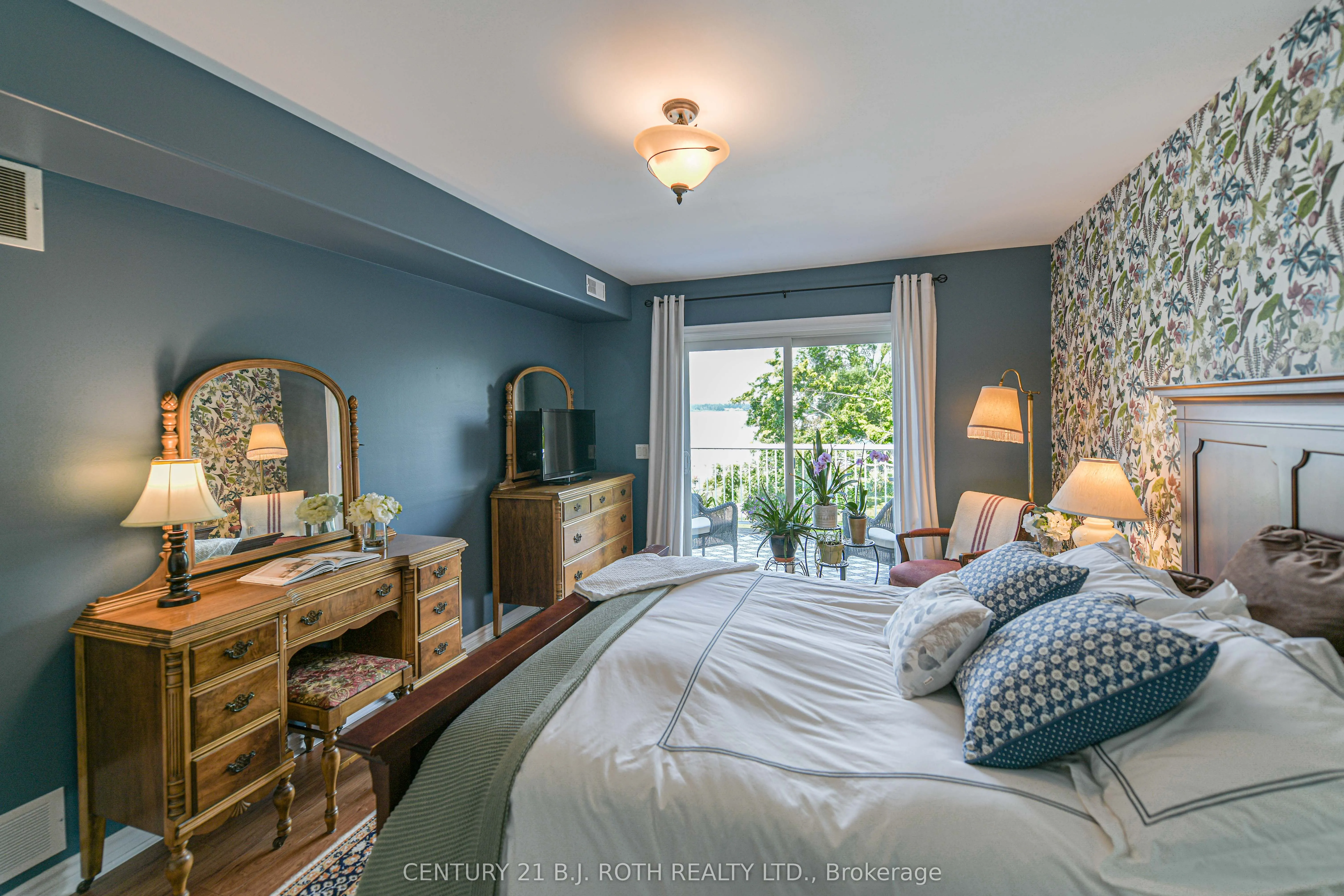 43 Creighton Street, #204