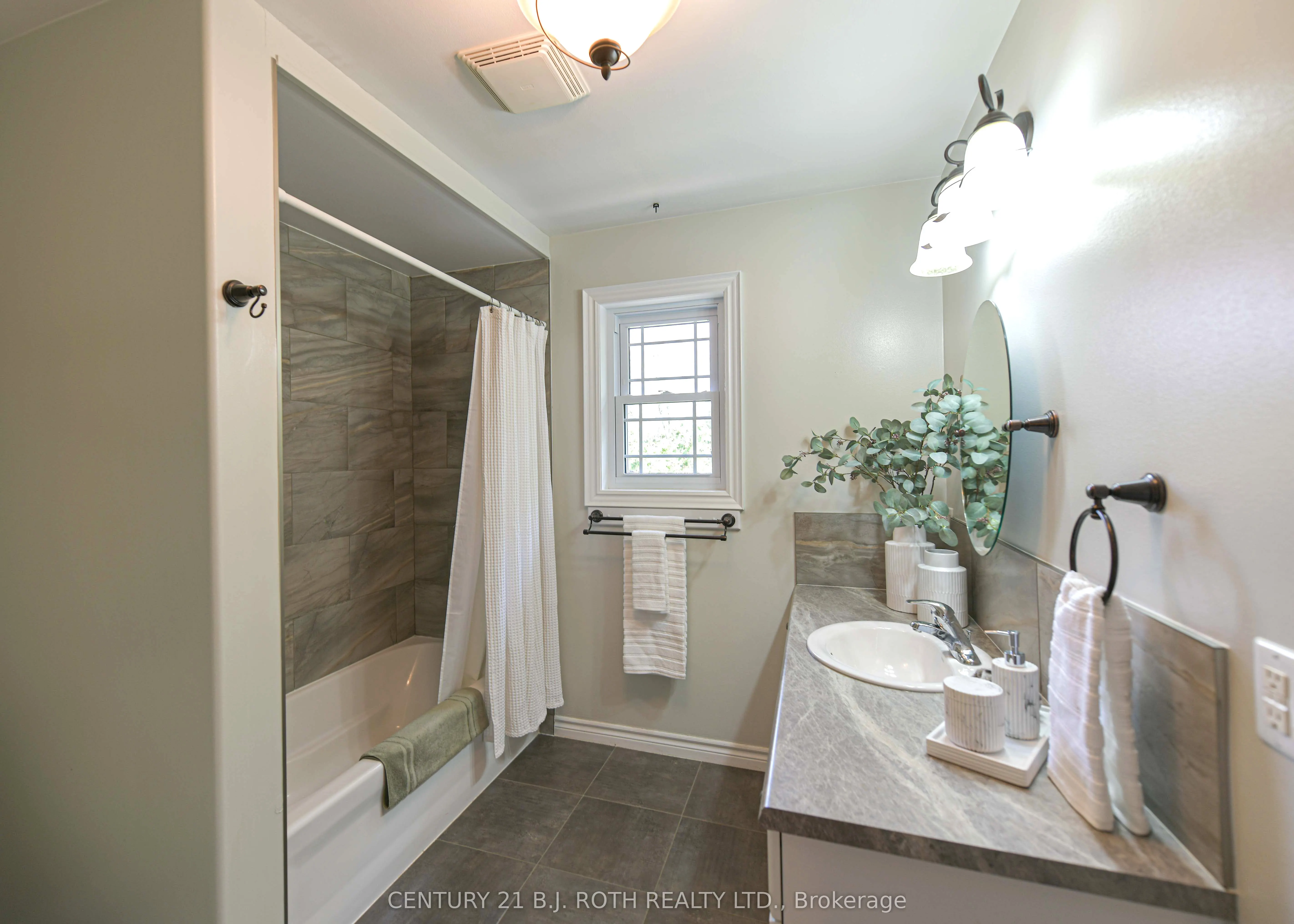 43 Creighton Street, #204
