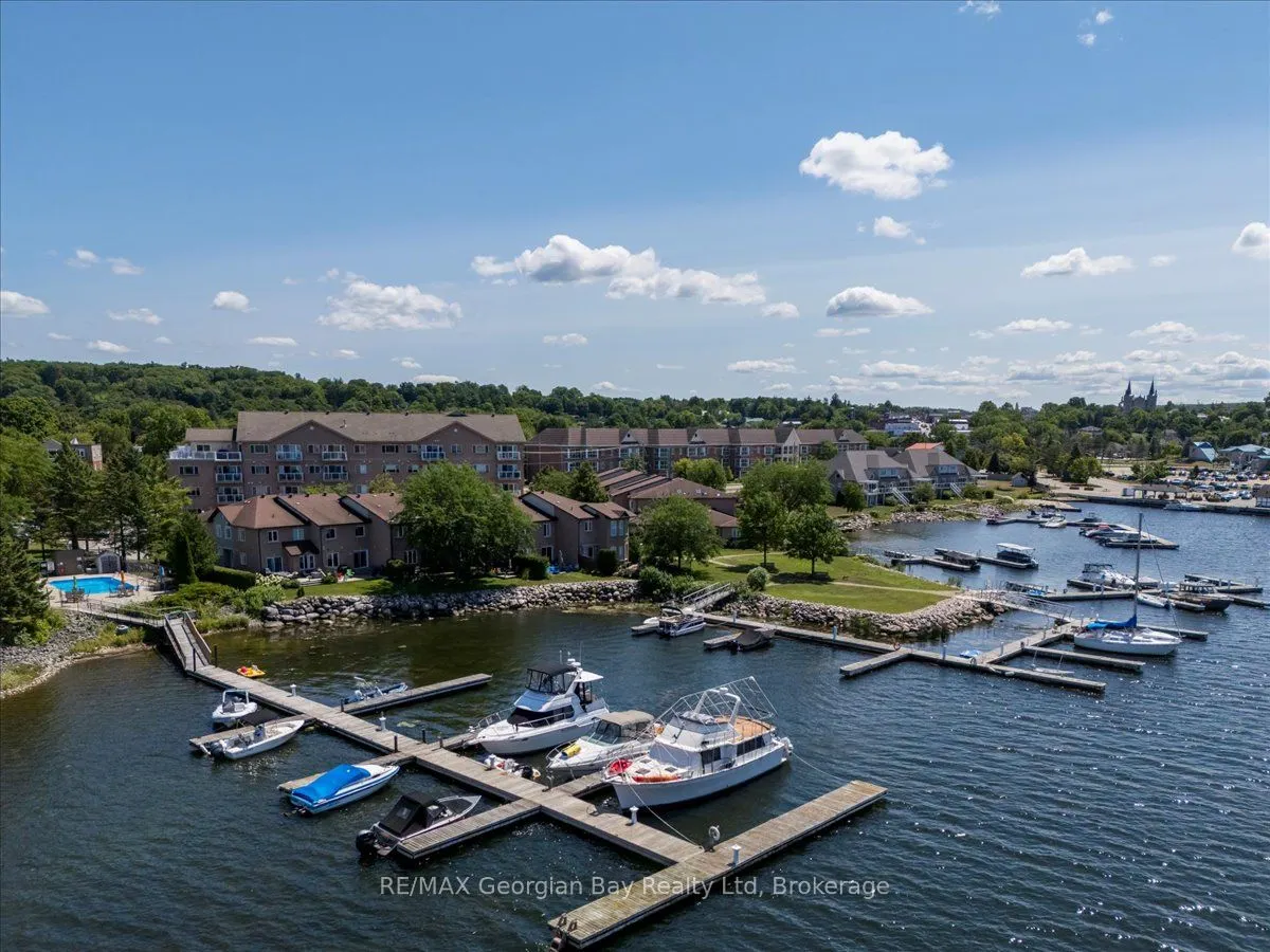 4 Beck Boulevard, #201
