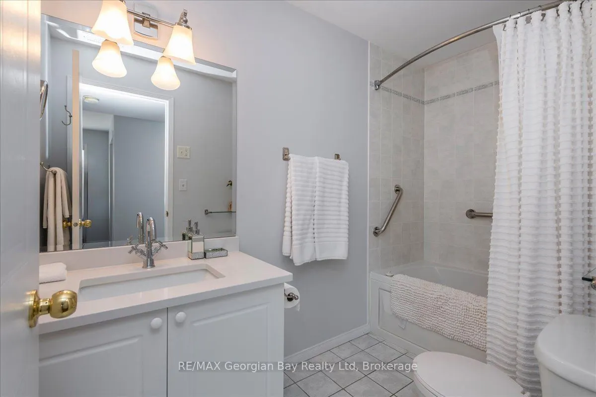 4 Beck Boulevard, #201