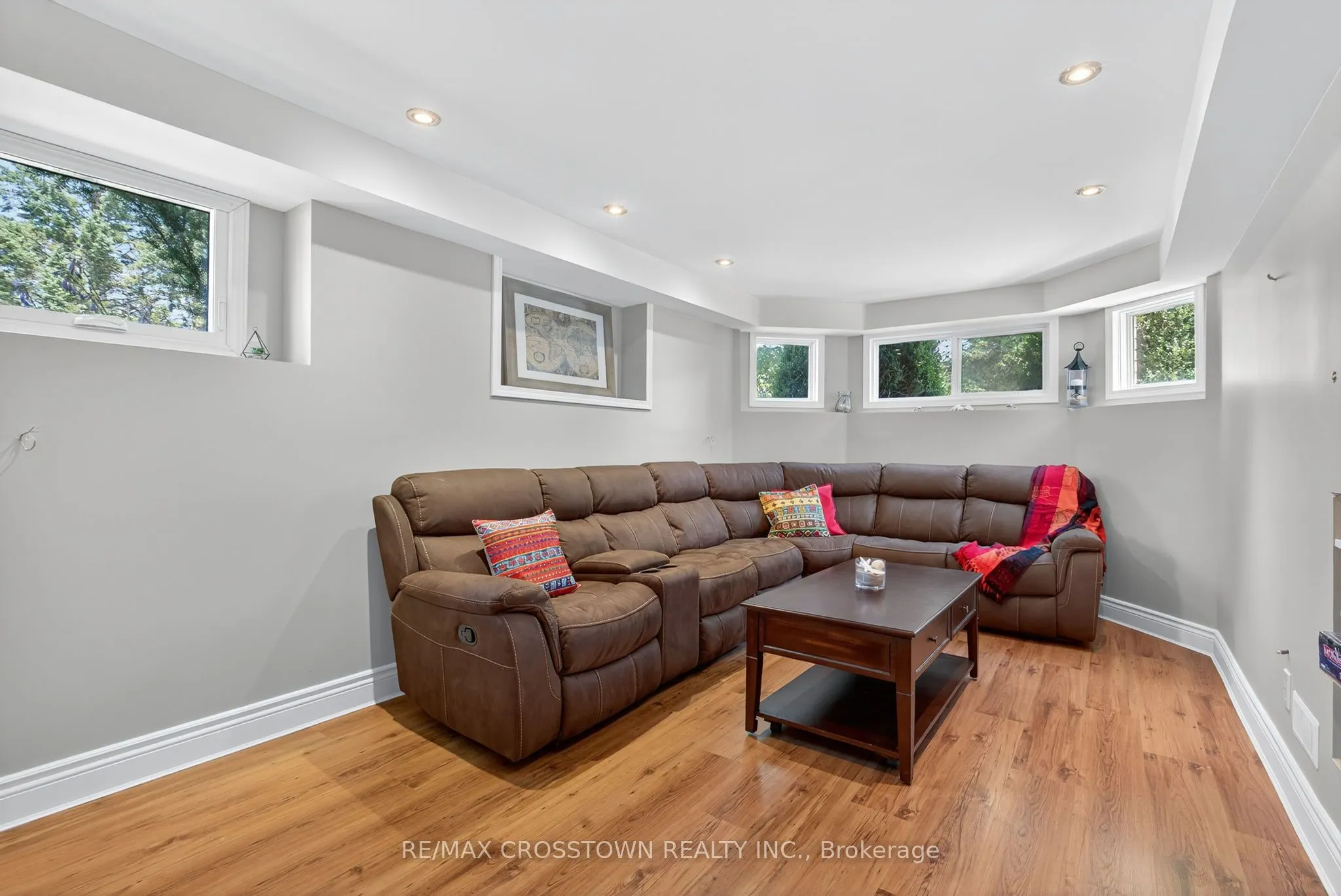 2 BIRCHMOUNT Circle