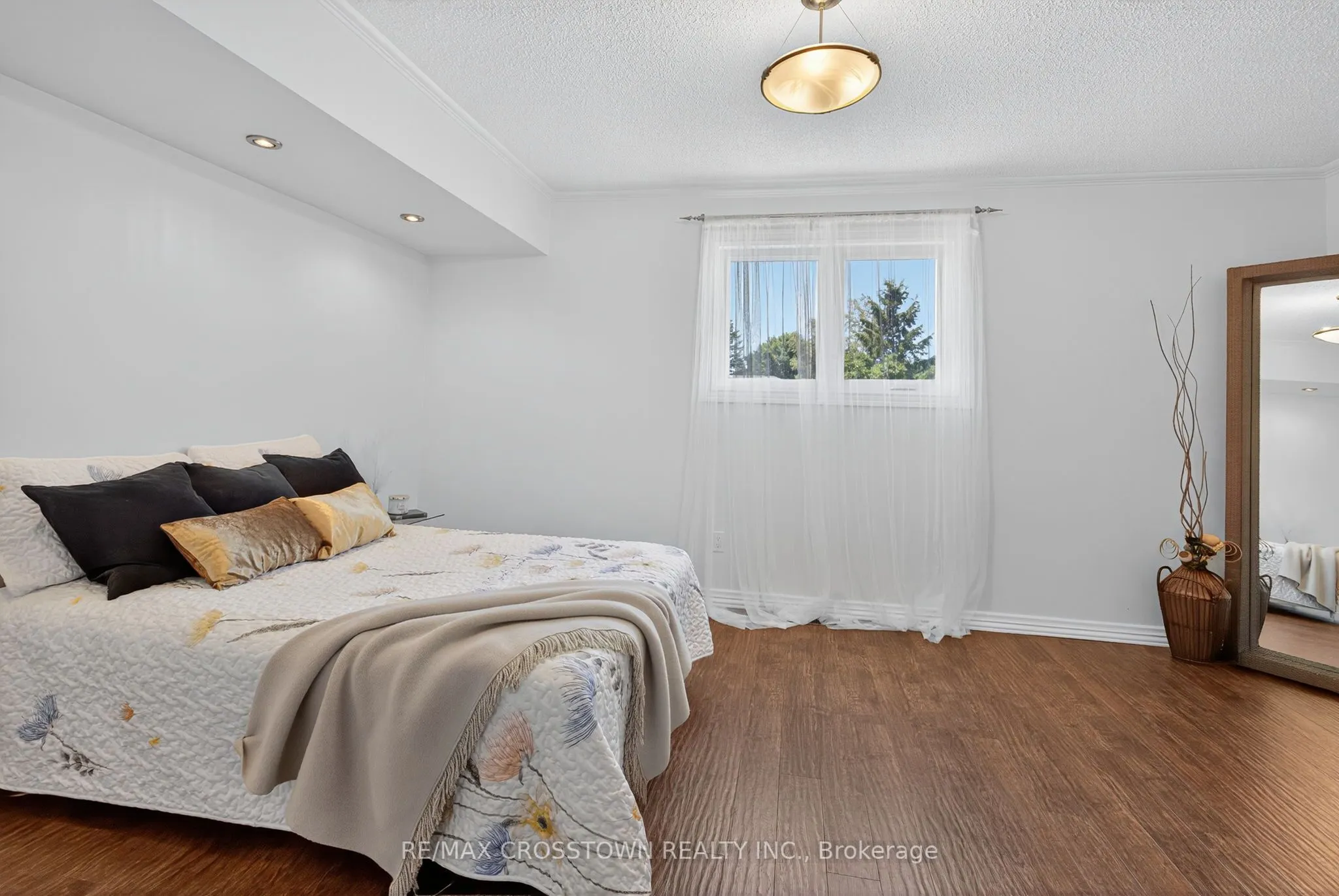 2 BIRCHMOUNT Circle