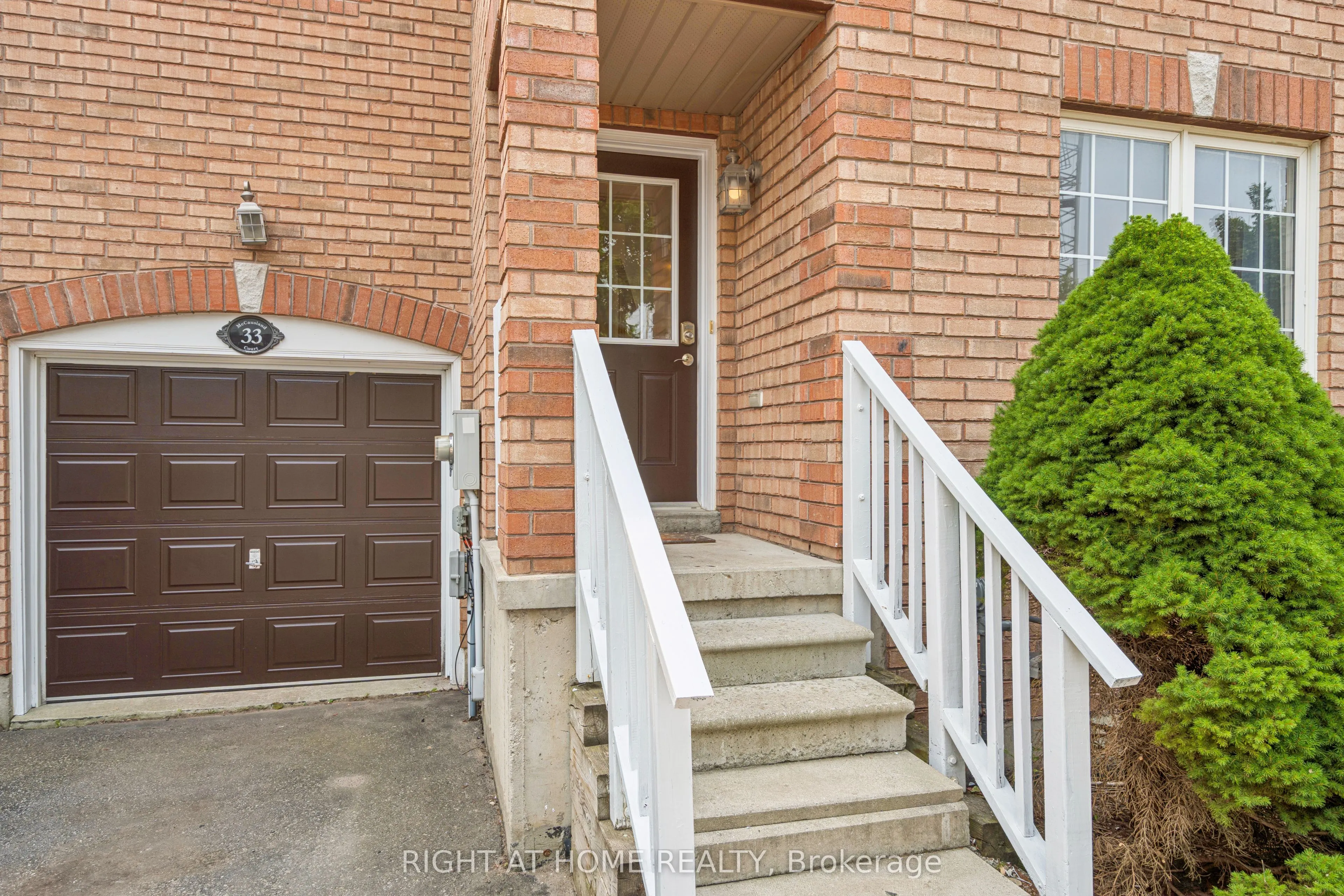 33 Mccausland Court