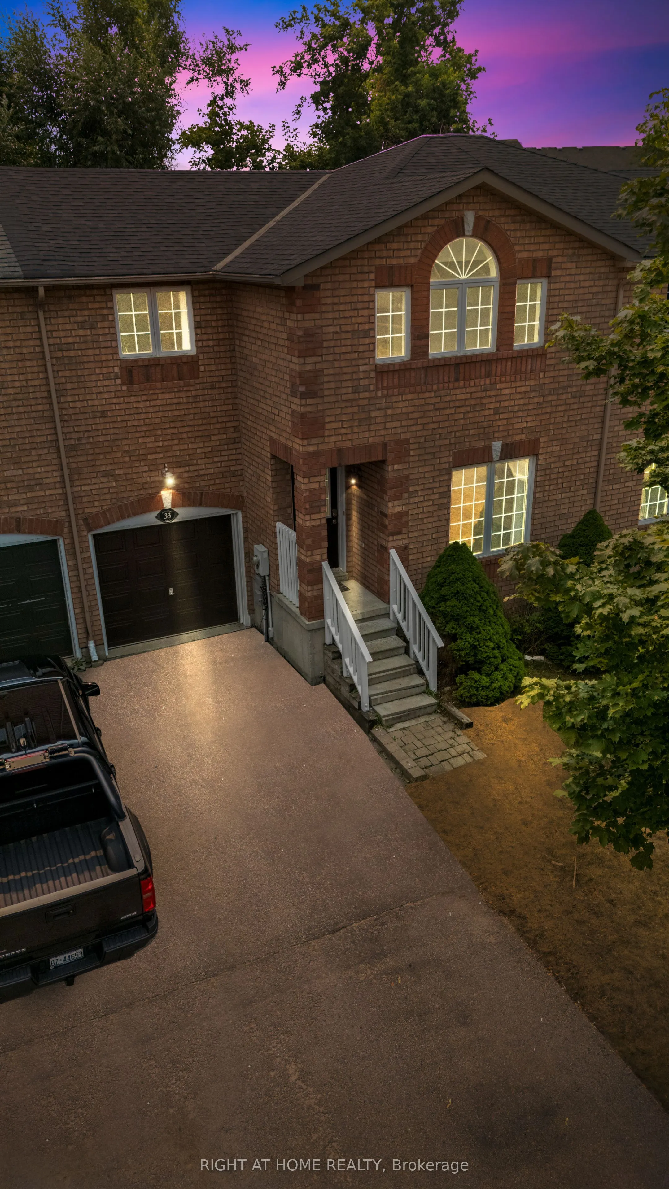 33 Mccausland Court
