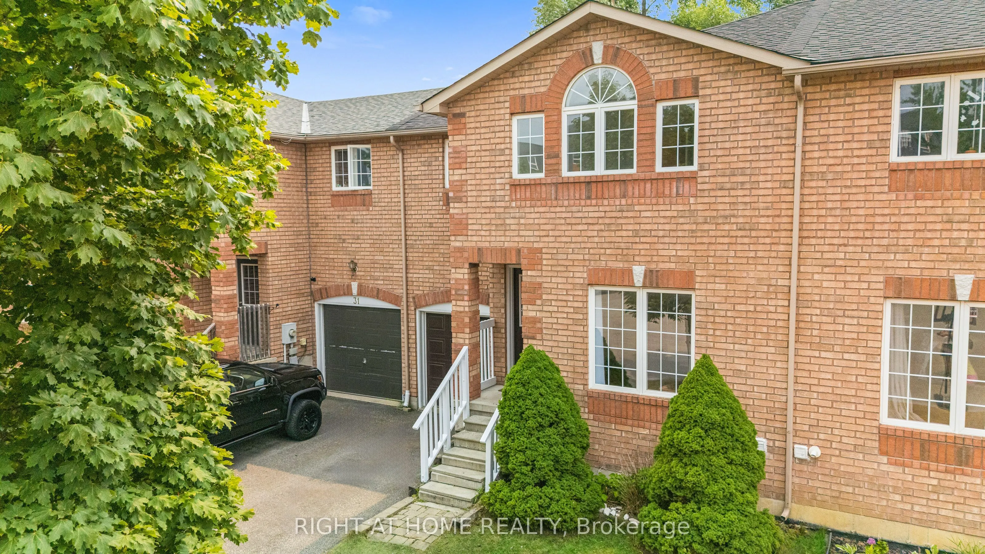 33 Mccausland Court
