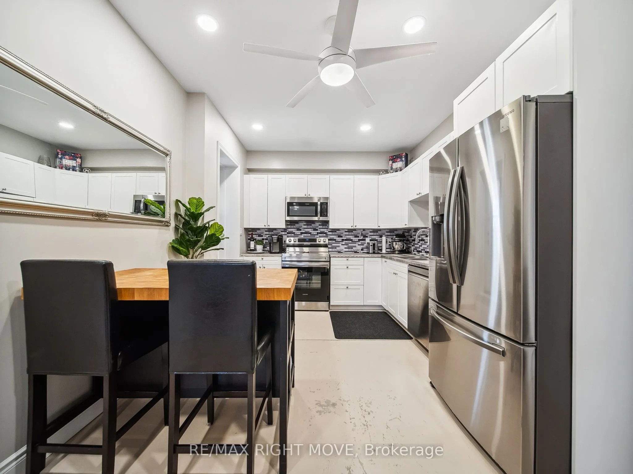112B Creighton Street S, #2