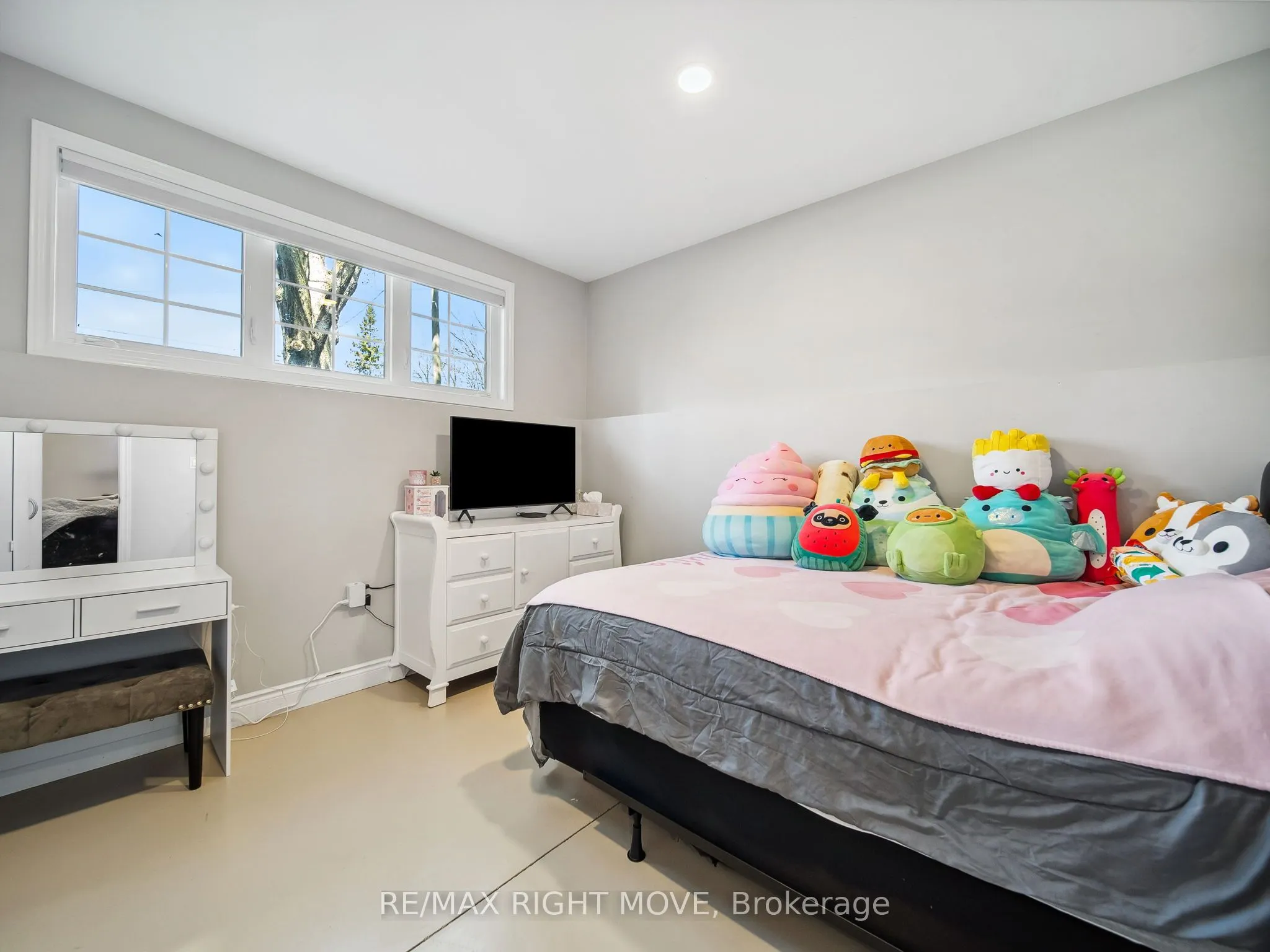 112B Creighton Street S, #2