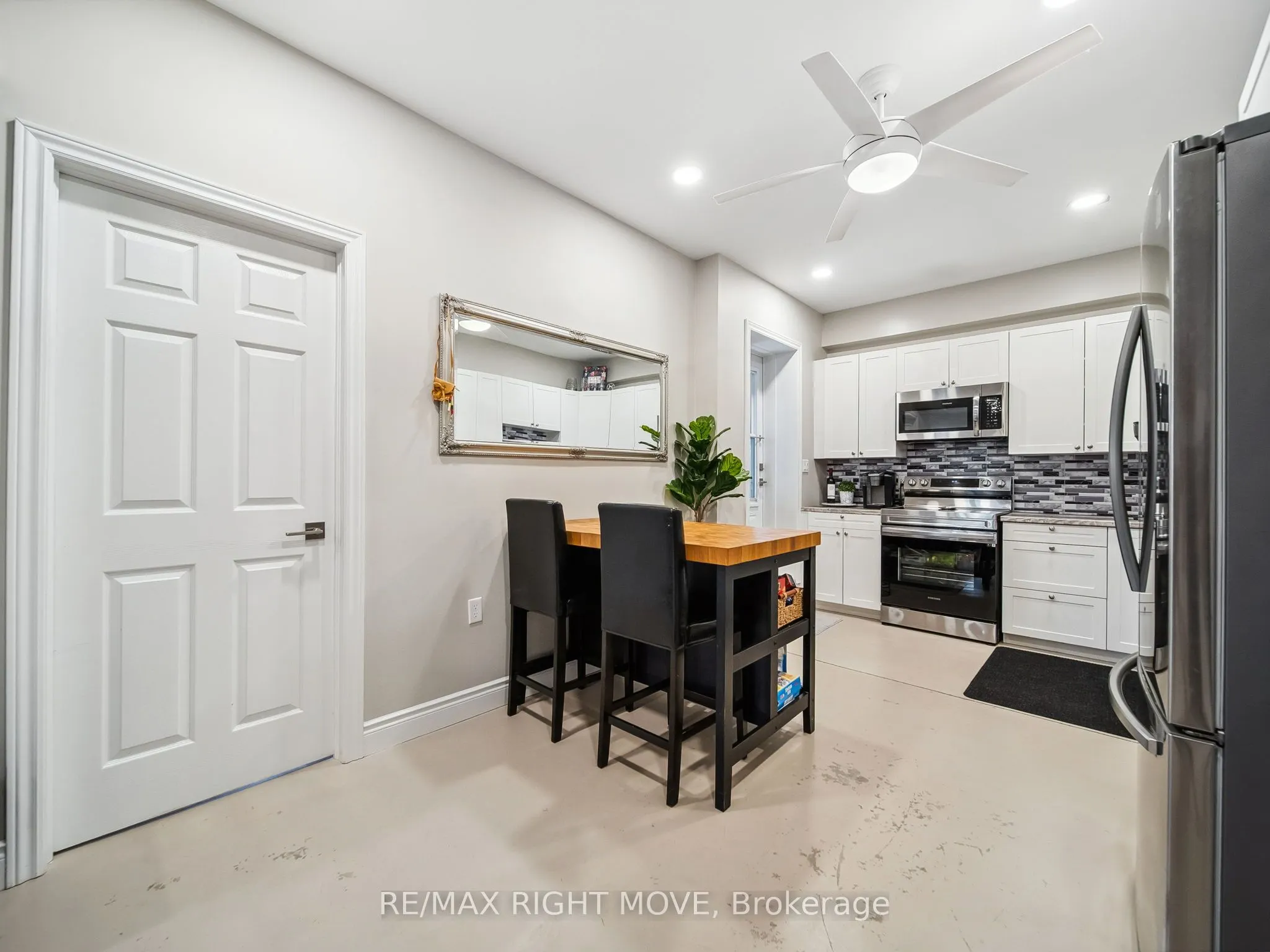 112B Creighton Street S, #2