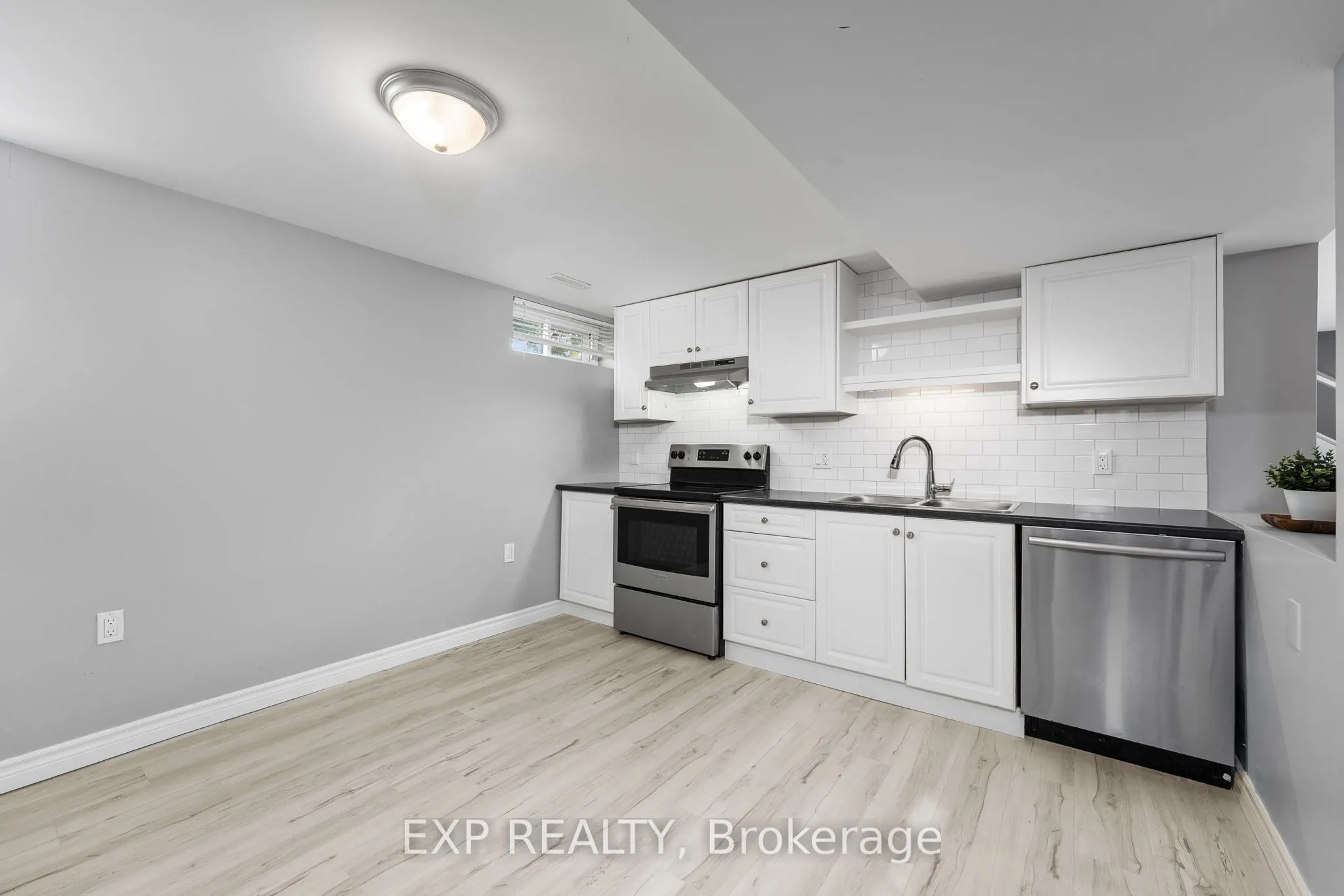 143 Westmount Drive N